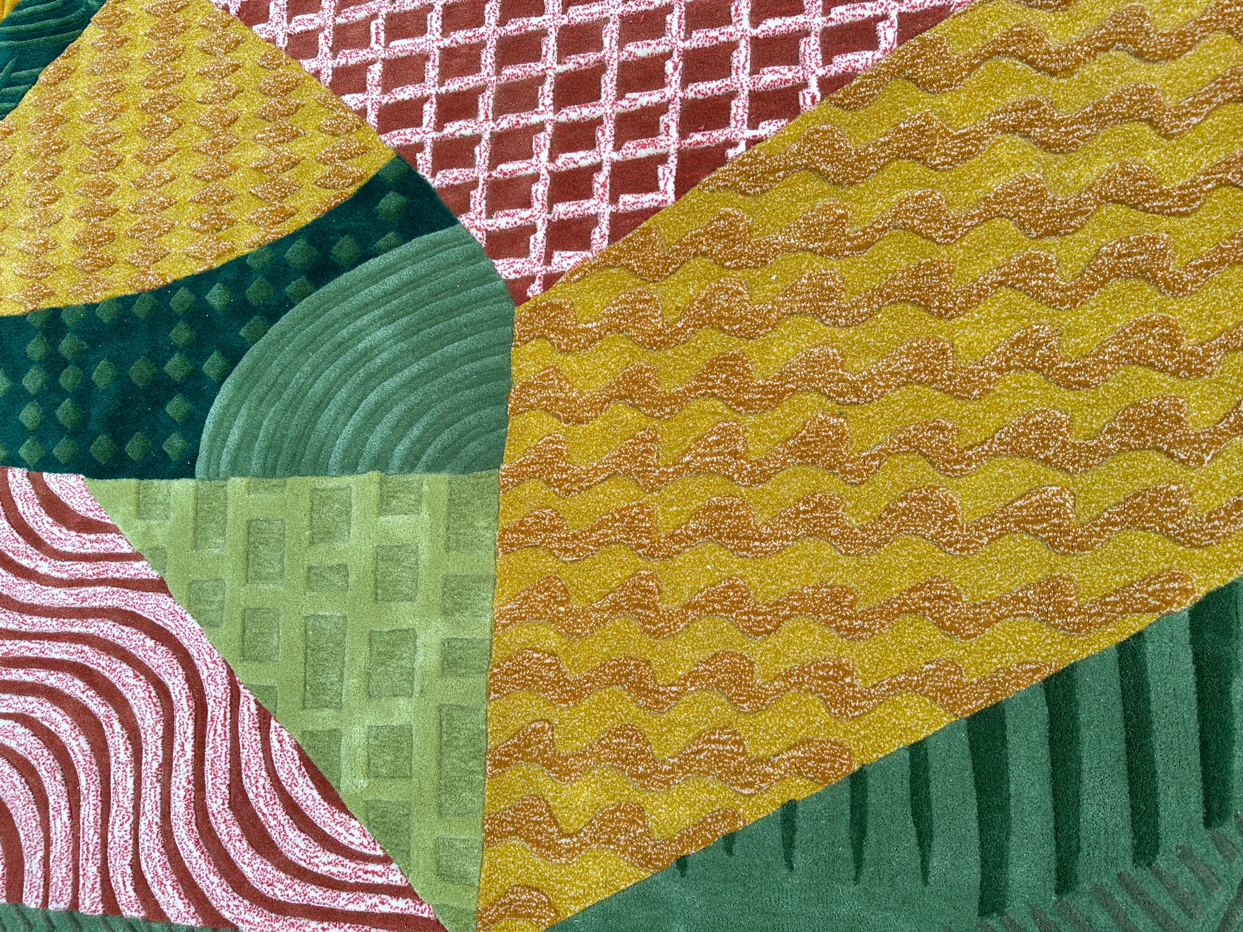 Irregular Shape Teppich mit geometrischem Muster von RAG HOME (Handgeschnitzt) im Angebot