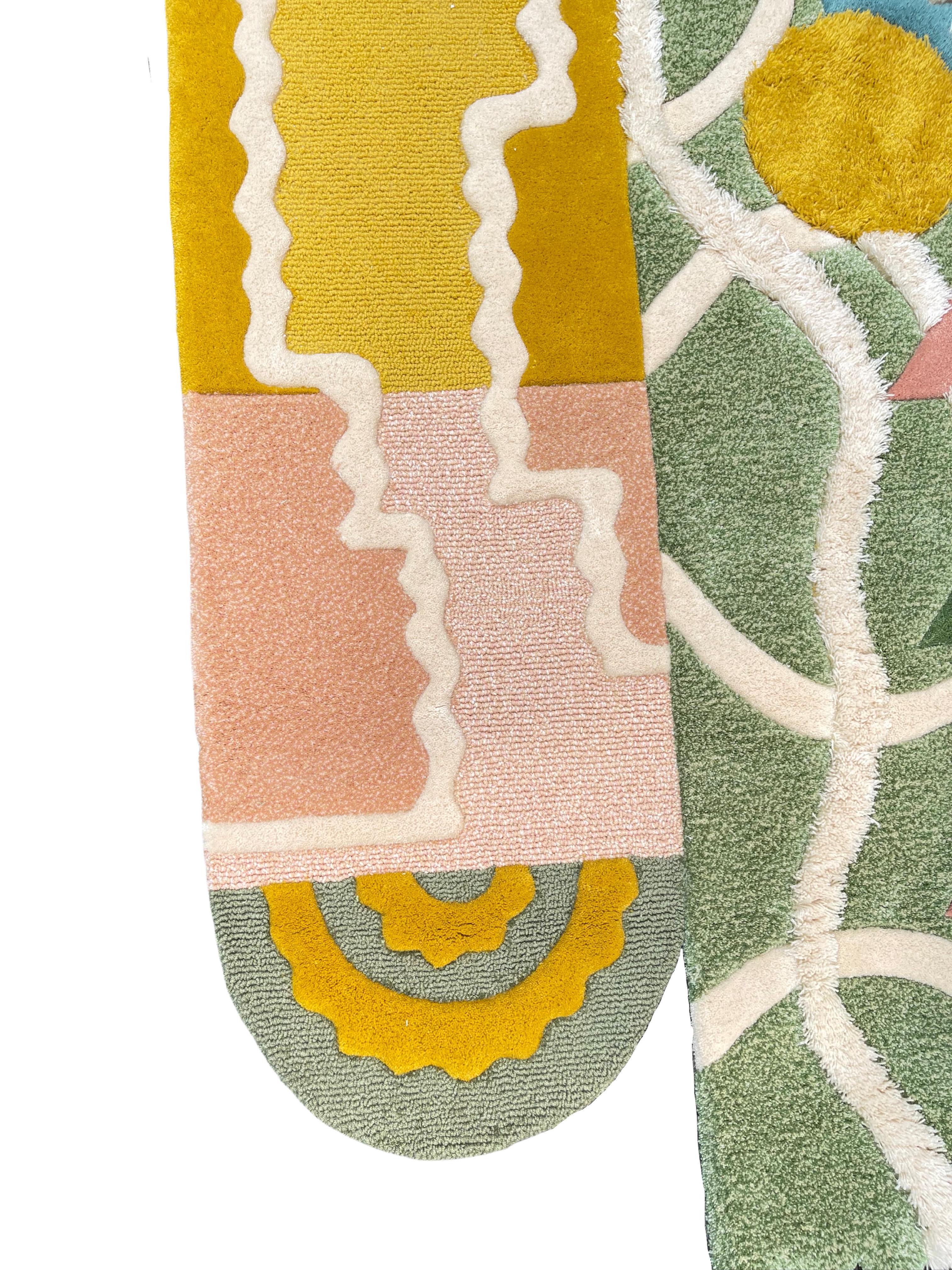 Moderno Tappeto in lana trapuntata a mano di forma irregolare con colori gialli misti di RAG home in vendita