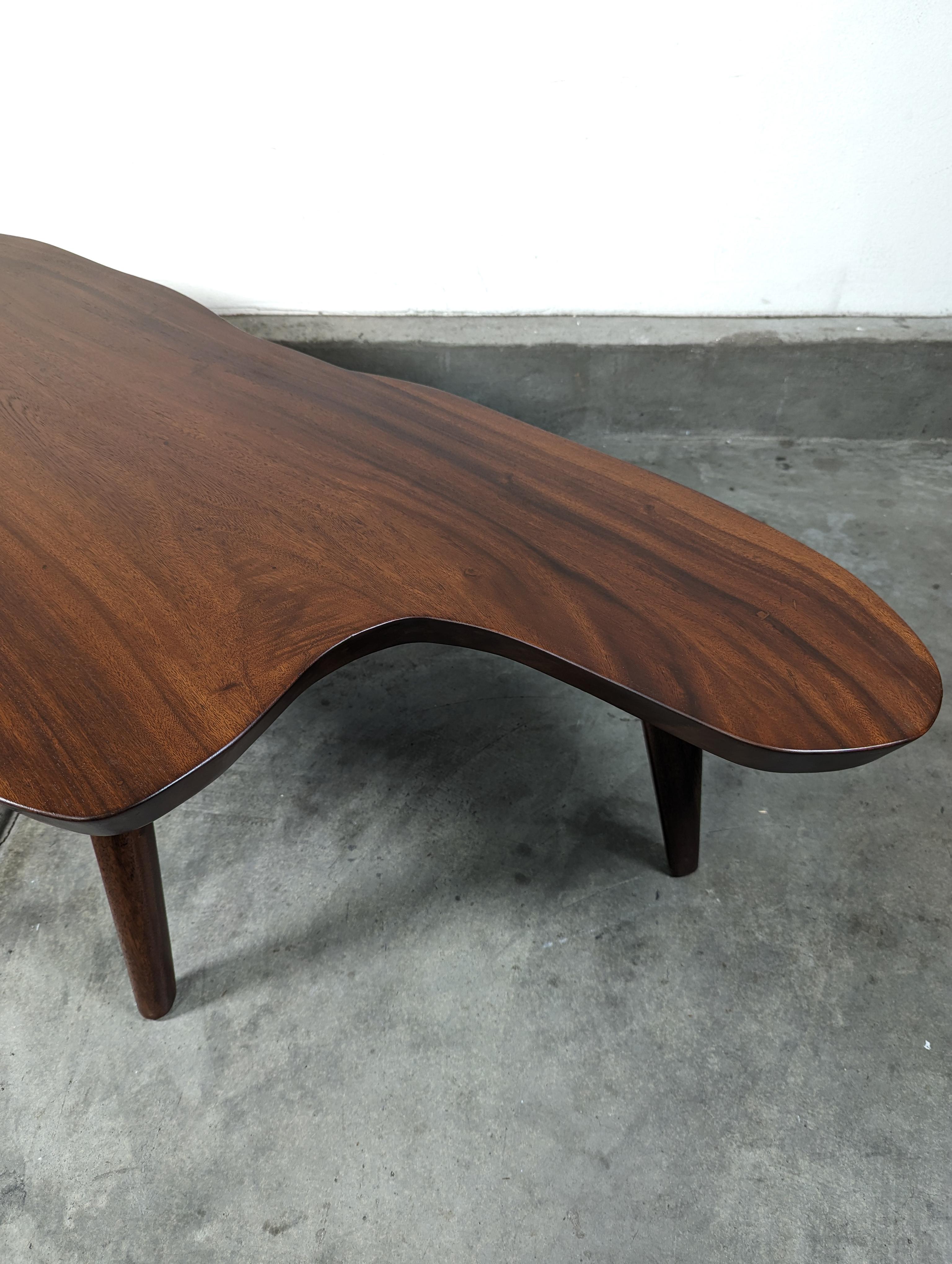 Irregular Shaped Mid Century Modern Mokey Pod Coffee Table In Good Condition In Chino Hills, CA