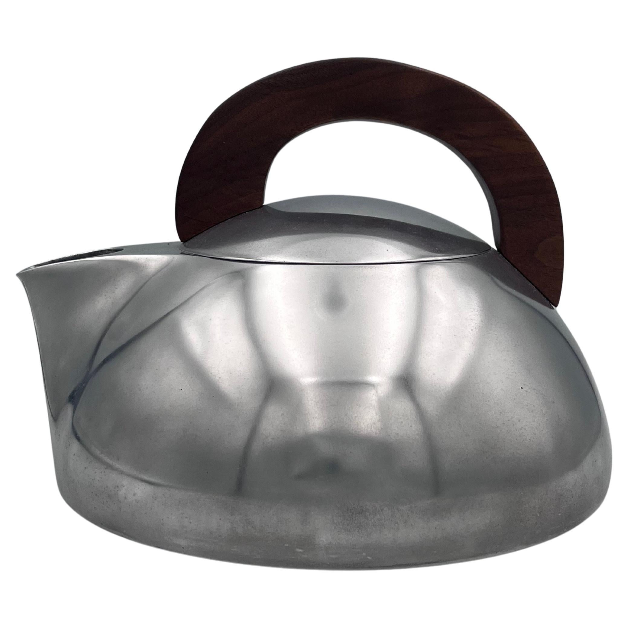 Irresistible 1930s Art Deco Original Wagner Ware Magnalite Teapot w/ Wood Handle For Sale