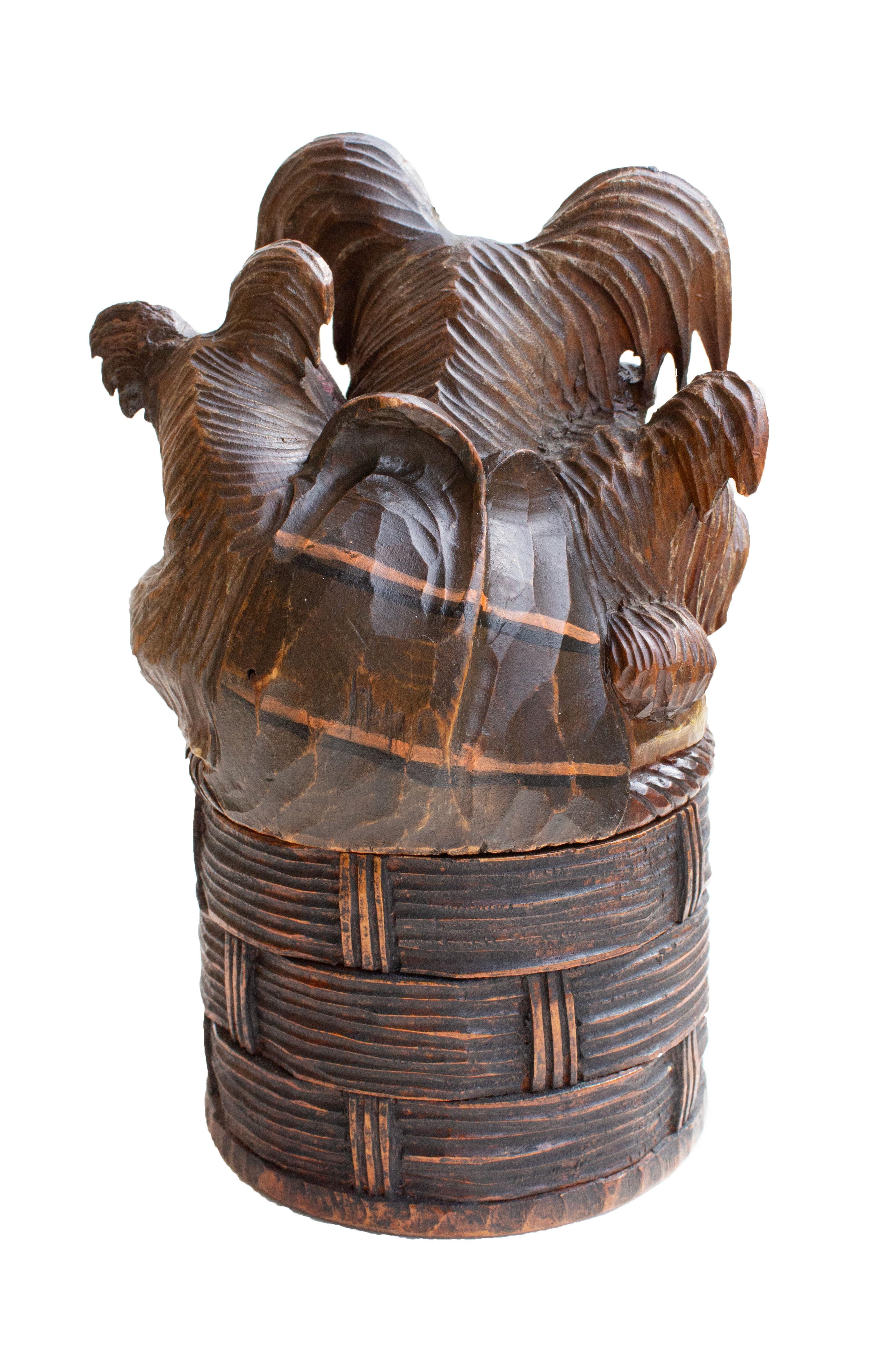 Irresistible Charm – Three Terriers in a Hand-Carved Wooden Treat Box In Good Condition For Sale In Stockholm, SE
