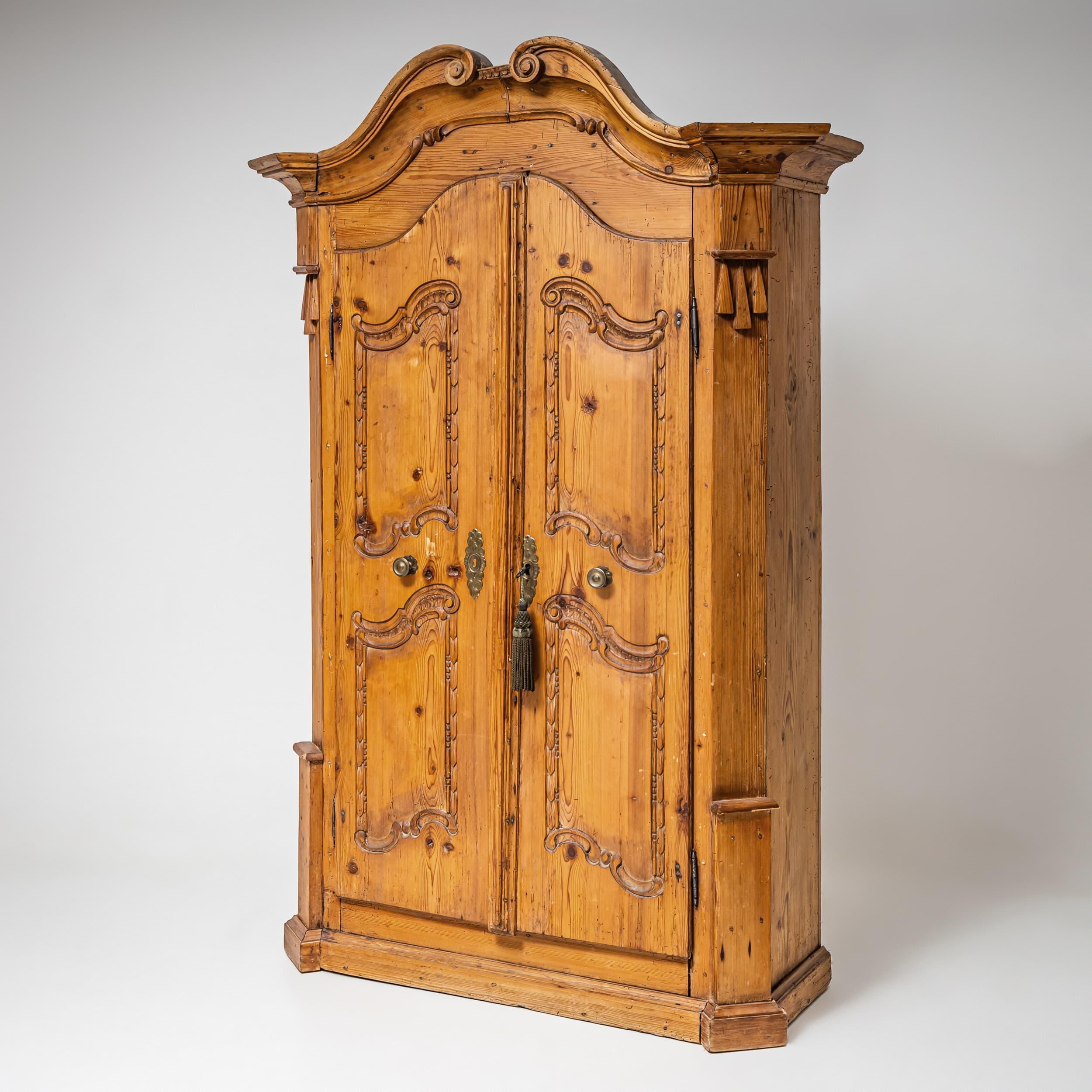 Barocco Armoire in legno dolce Irschenberg, 18° secolo in vendita