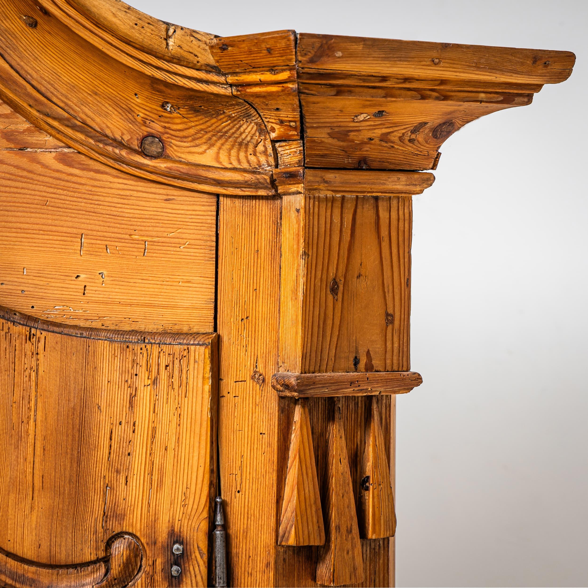 Armoire in legno dolce Irschenberg, 18° secolo in vendita 1