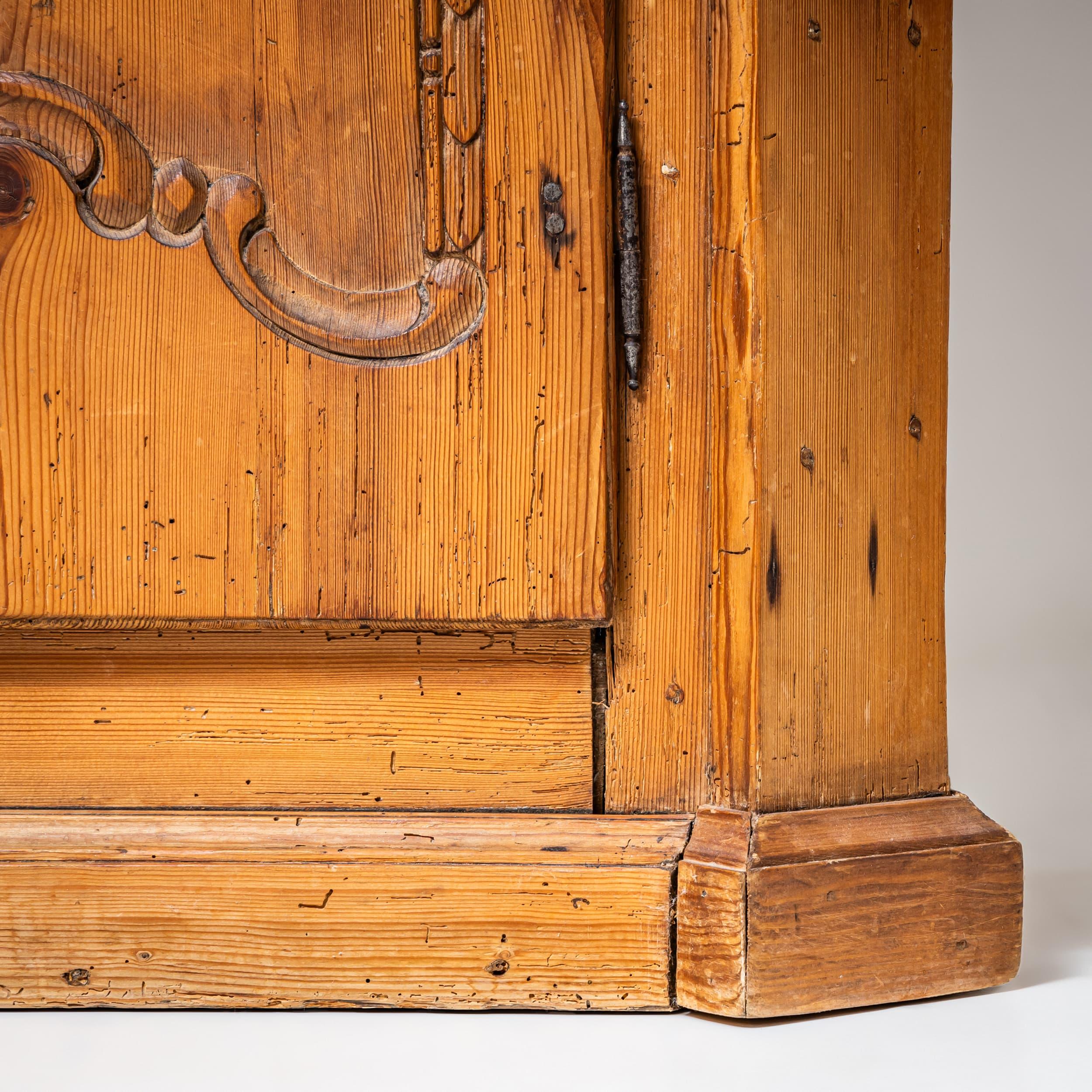 Armoire in legno dolce Irschenberg, 18° secolo in vendita 2