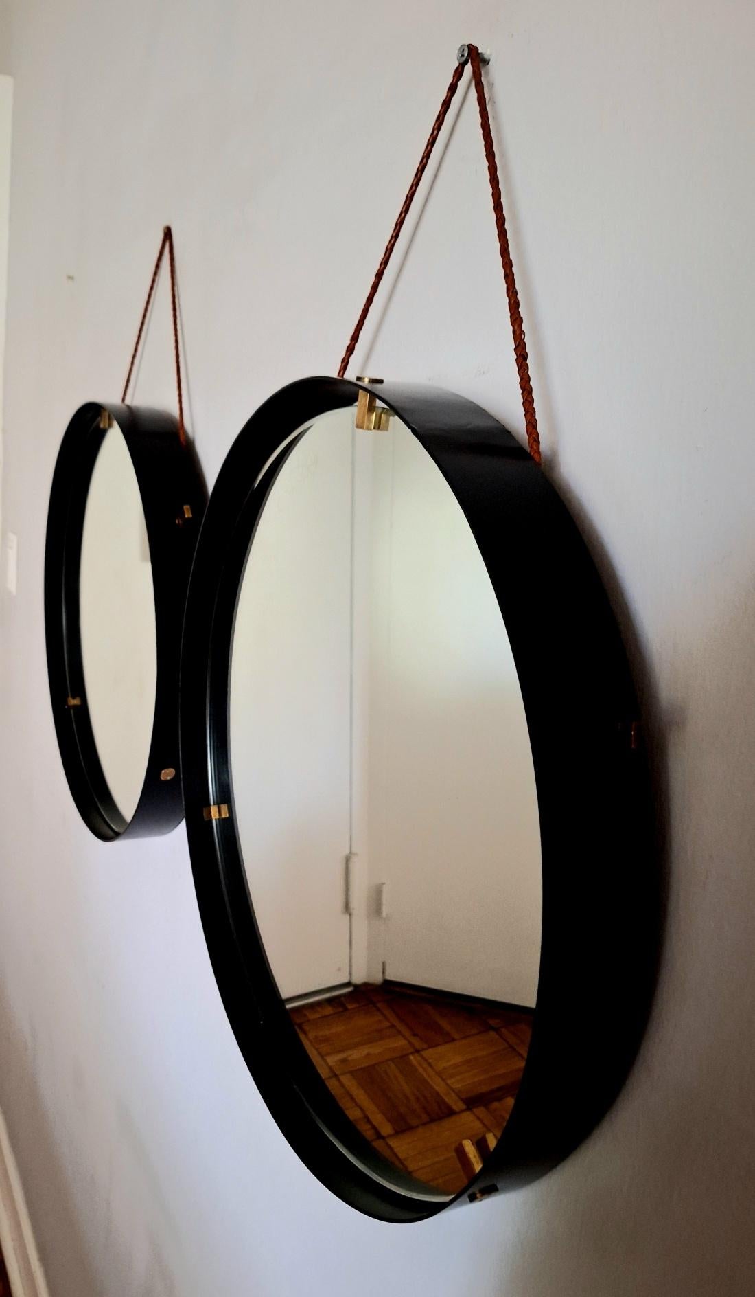 Irtalia  Pareja de espejos de marco negro  por Domus en Bueno estado para la venta en Los Angeles, CA