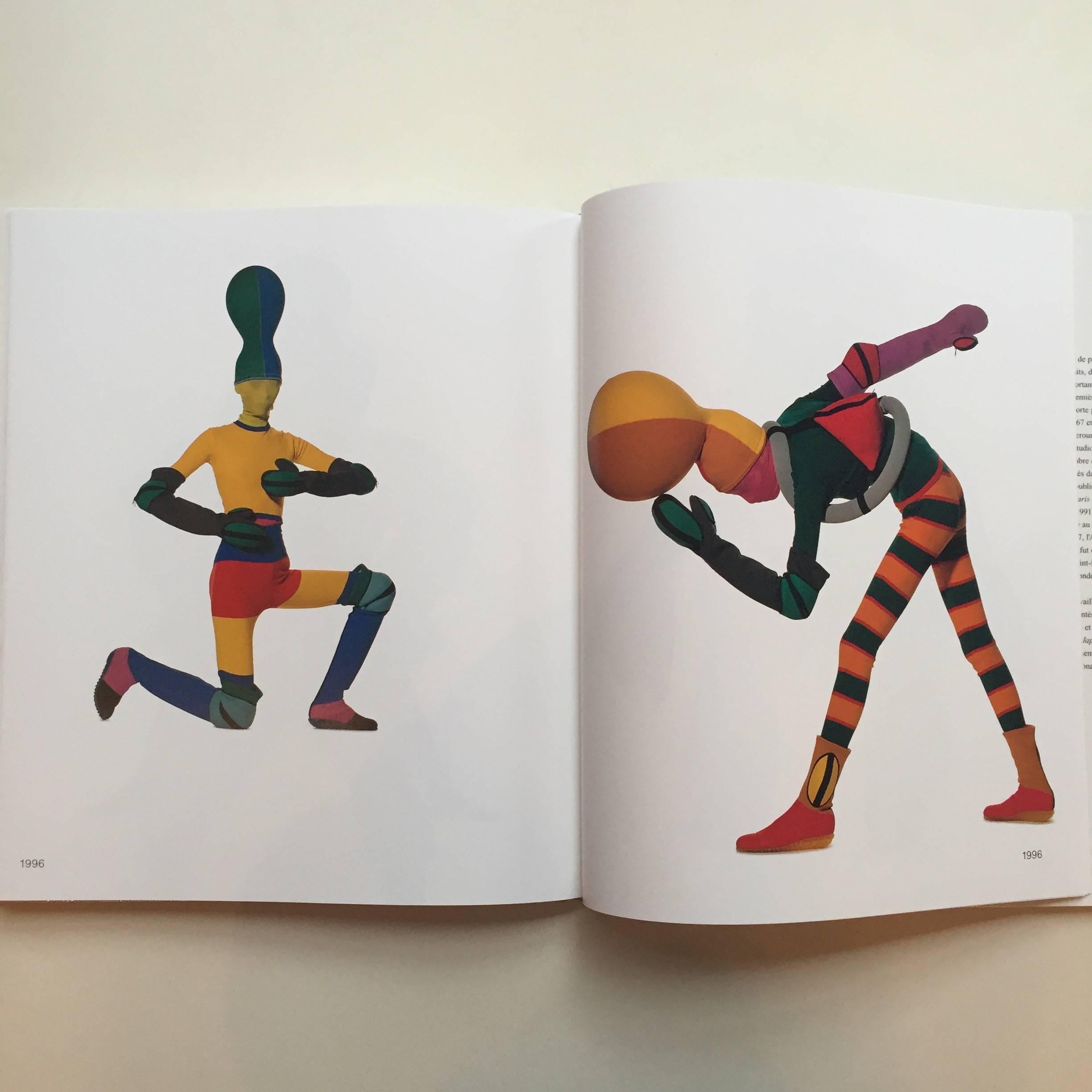 Première édition, publiée par Little, Brown & Company, 1988

Irving Penn s'empare de l'œuvre d'Issey Miyake. Ce livre explore la relation artistique entre Penn, l'un des photographes les plus éminents du XXe siècle, et Miyake, l'emblématique