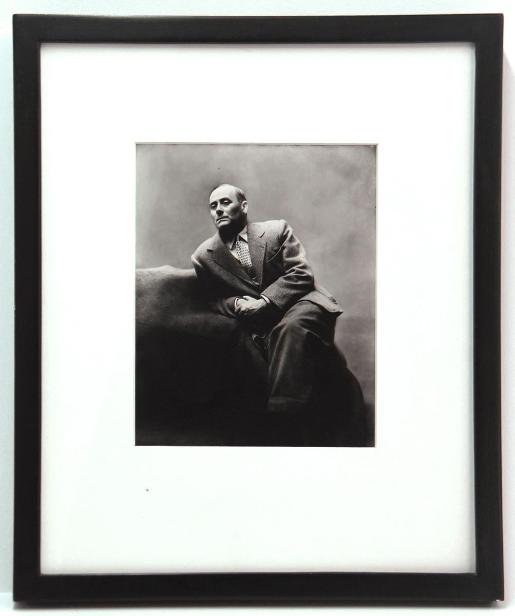 Irving Penn Black and White Photograph – Joan Mir, Joan Mir