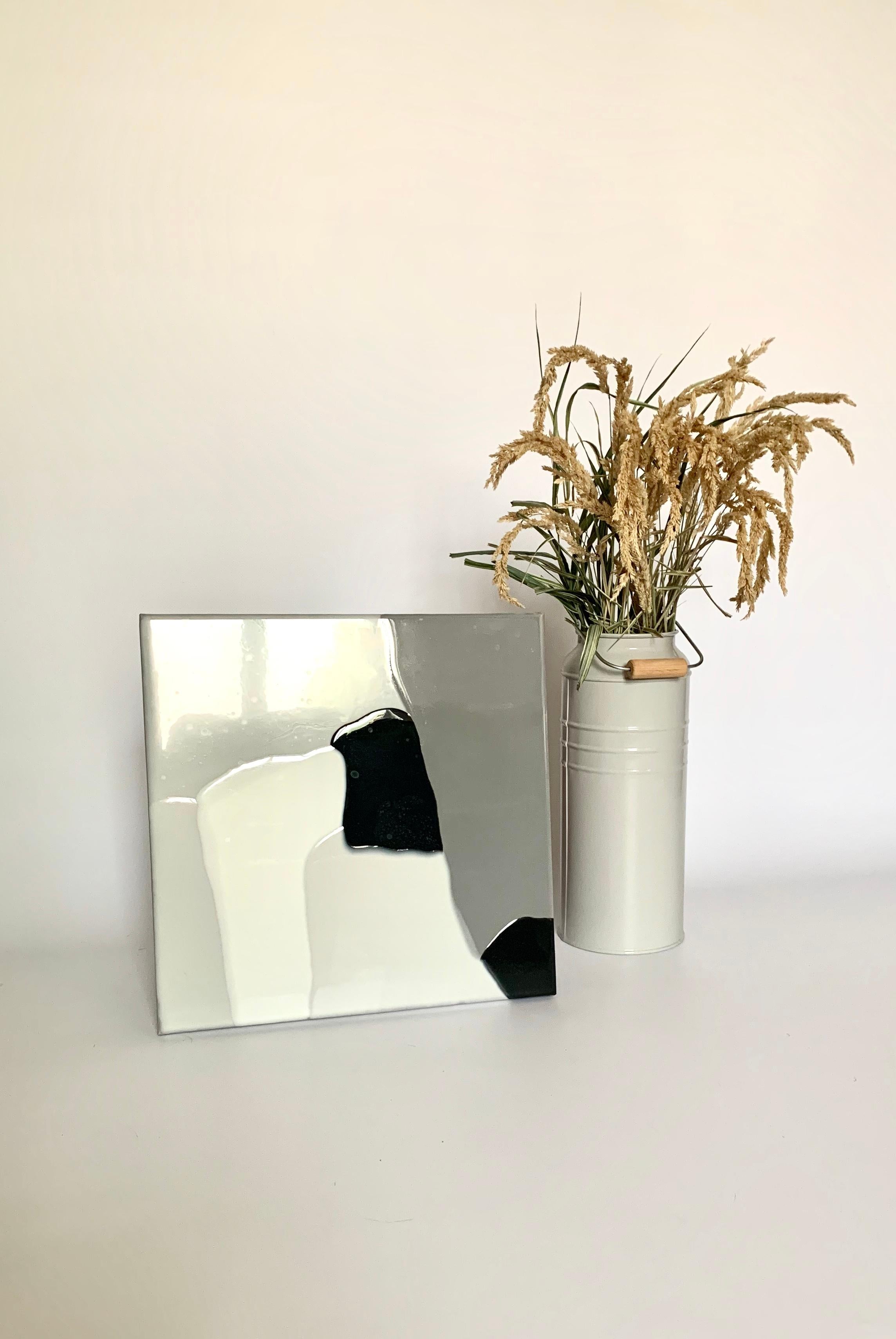 GIRL IN BATH Glossy Minimalistic Black and White Abstract Polyurethane Resin Pai 4