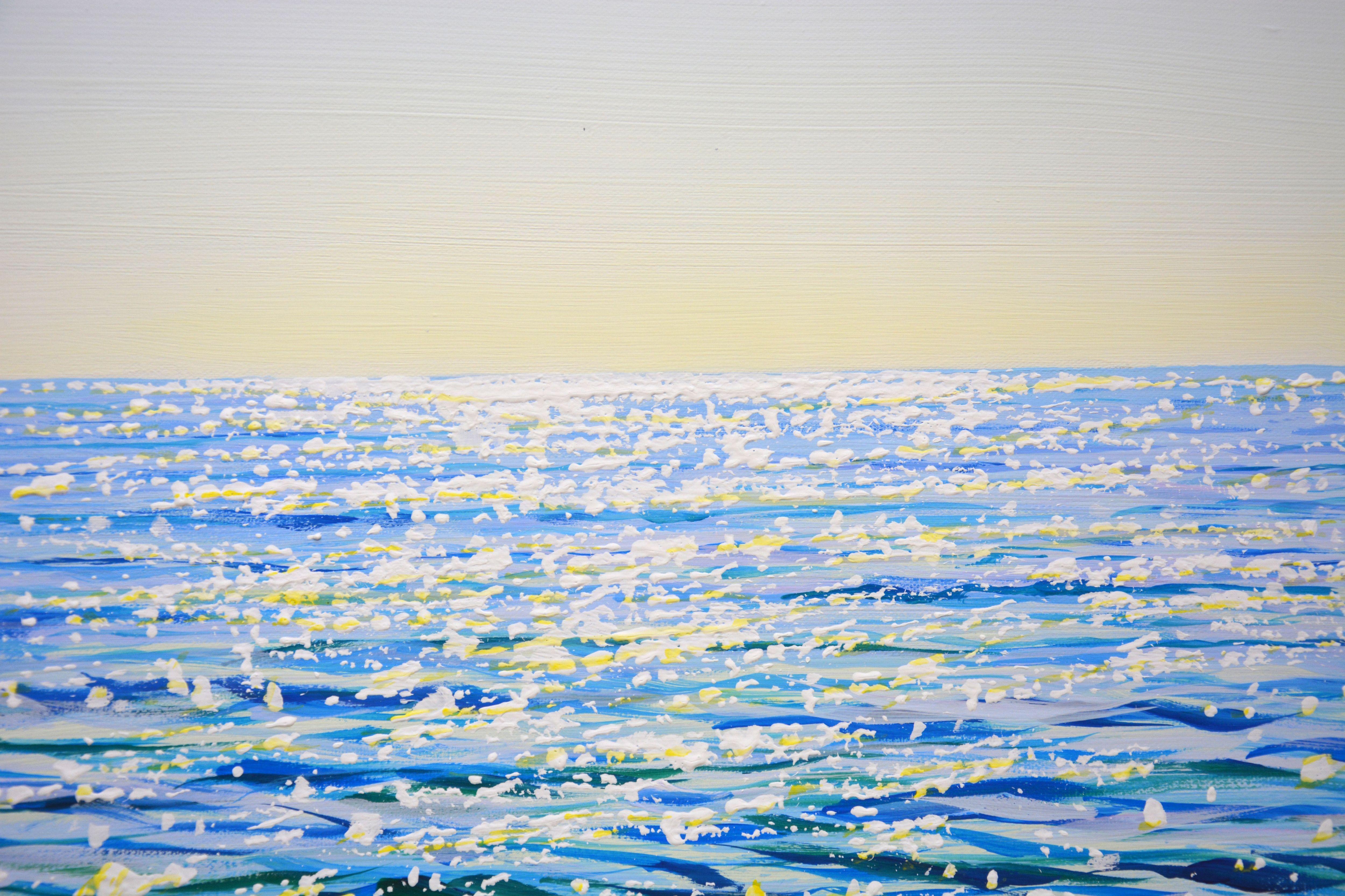 Musik des Ozeans 2. blaues Wasser, Ozean, schimmernde Sonne auf dem Wasser, klarer Himmel, kleine Wellen, schaffen eine Atmosphäre der Entspannung und Romantik. Die hellblaue, smaragdgrüne und weiße Farbpalette unterstreicht die Energie des Wassers.