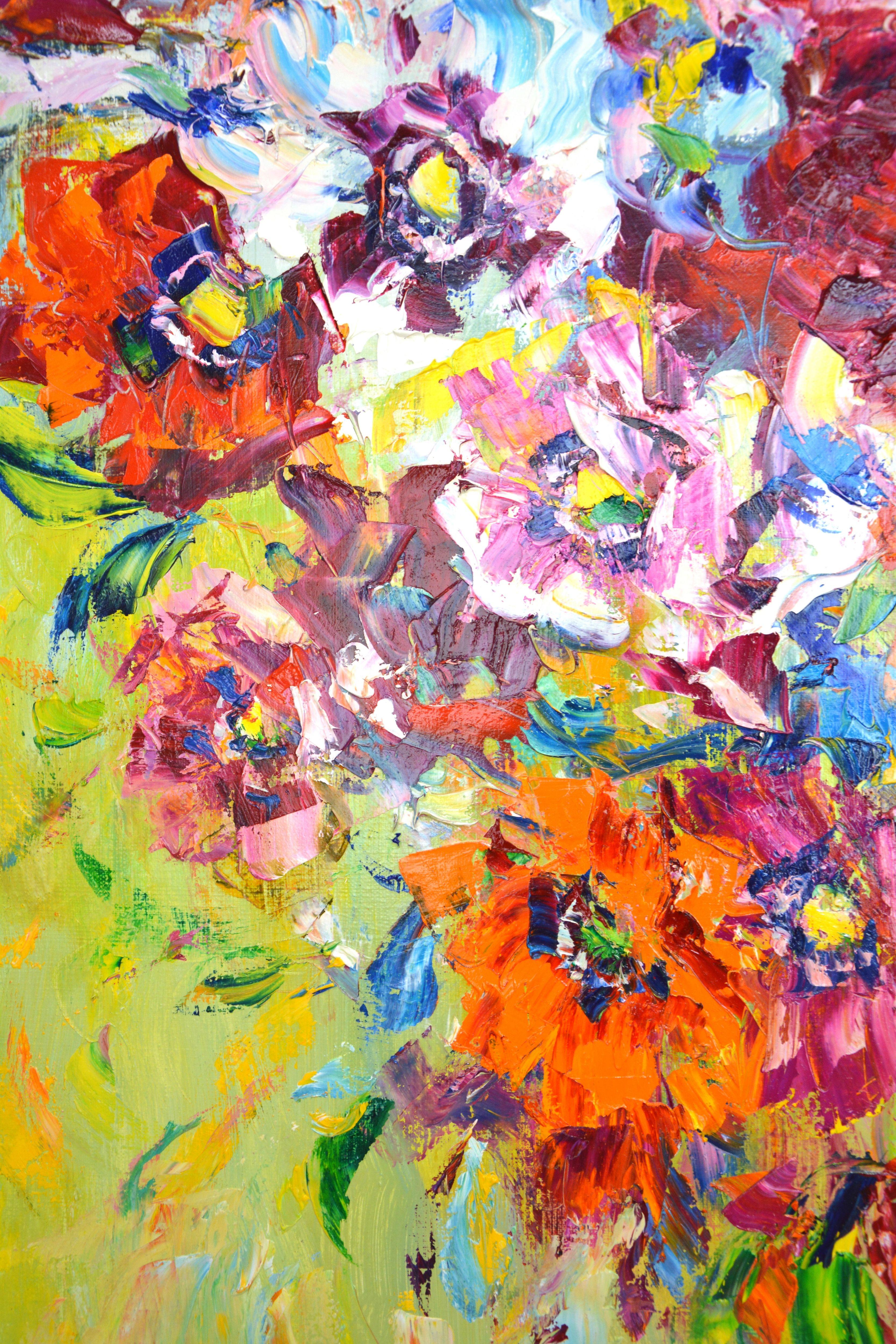 L'humeur de Poppy. Bouquet de fleurs d'été : Coquelicots rouges, roses, blancs sur un fond abstrait, créé avec des pinceaux et une spatule. L'image est remplie d'énergie positive et solaire. Fait partie d'une série permanente d'arrangements floraux.