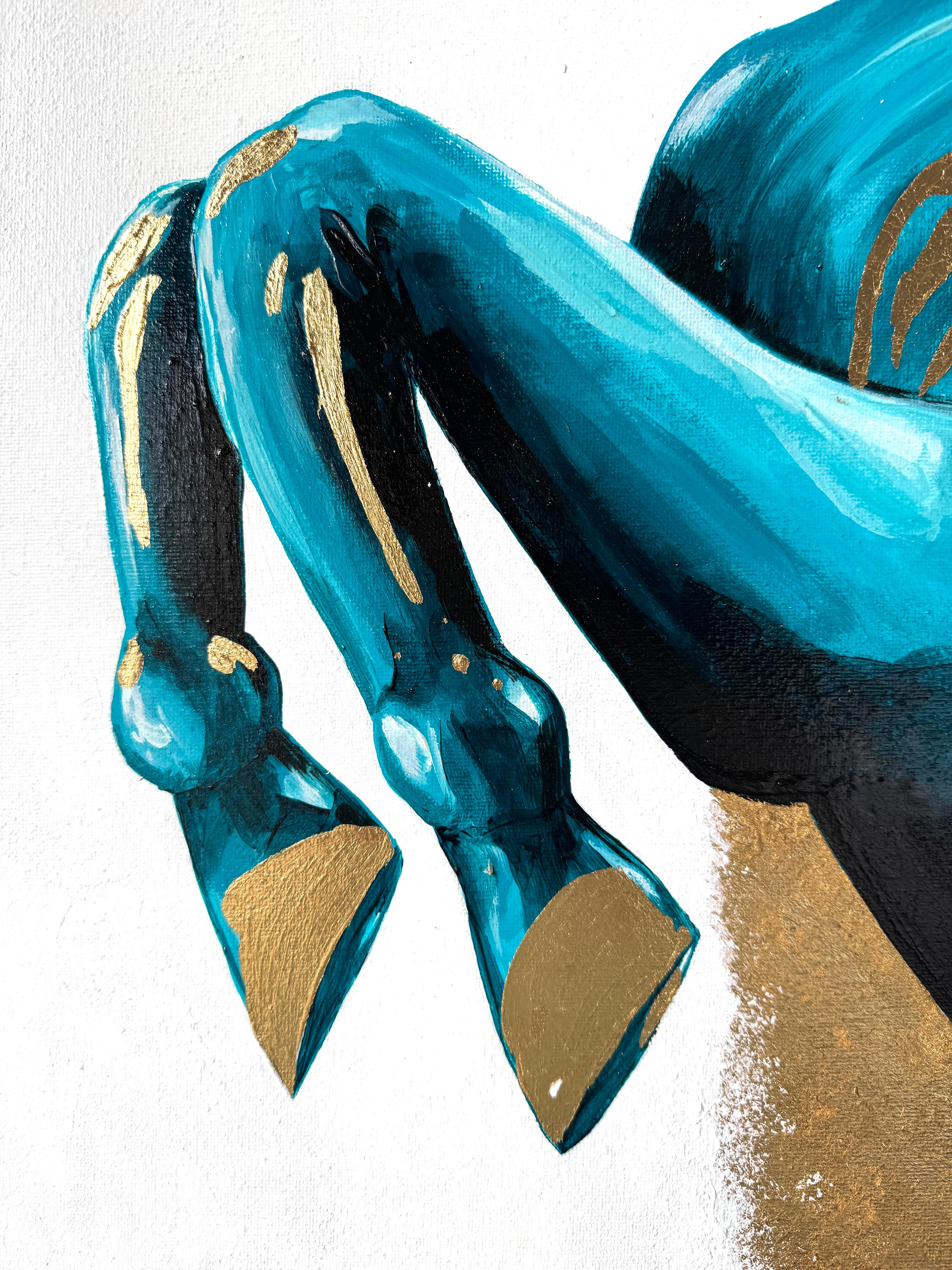 Ein türkisfarbenes Pferd schlägt mit einem goldenen Huf zu im Angebot 1