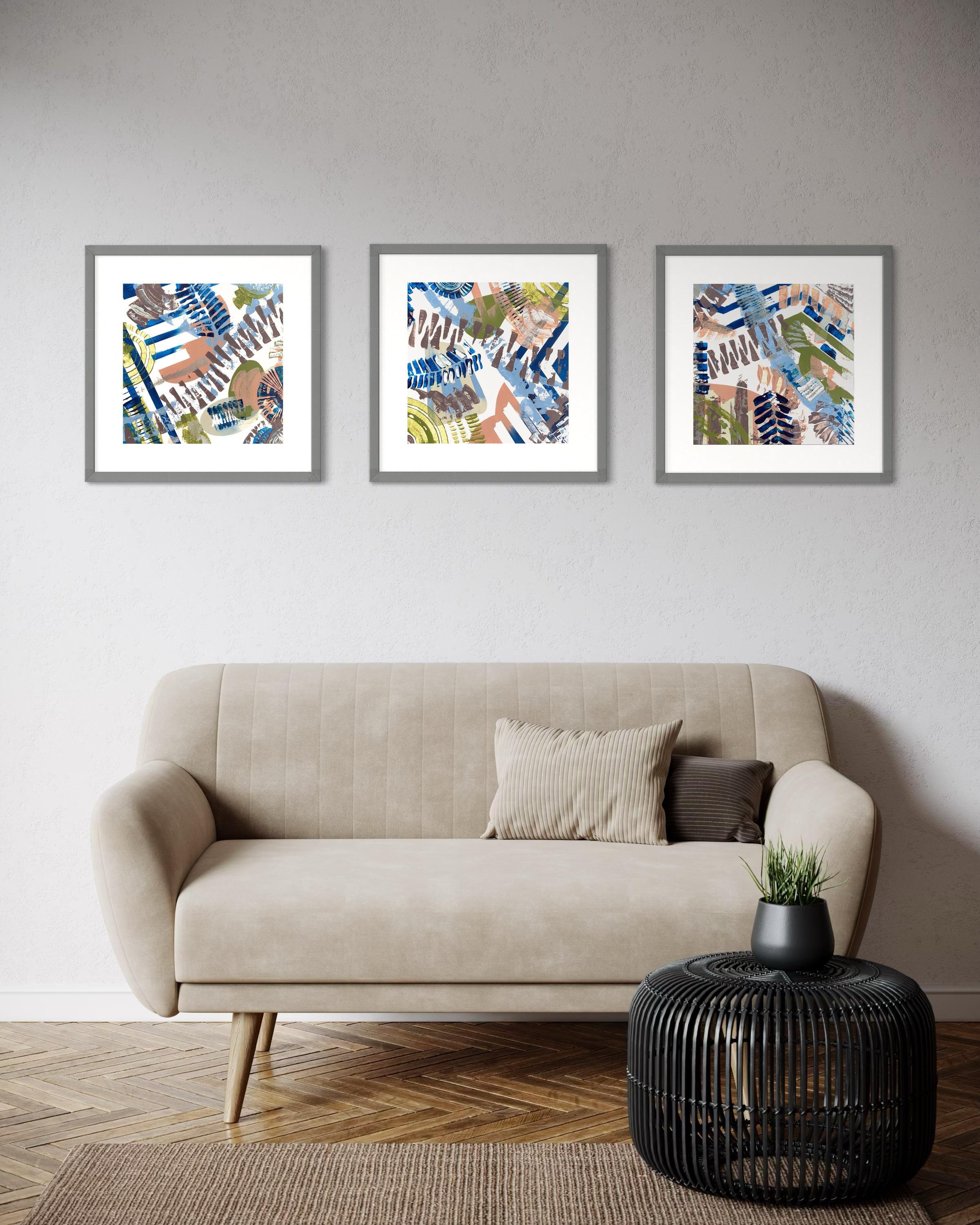Movement continues, life continues, the city lives 1 von Triptychon im Angebot 11