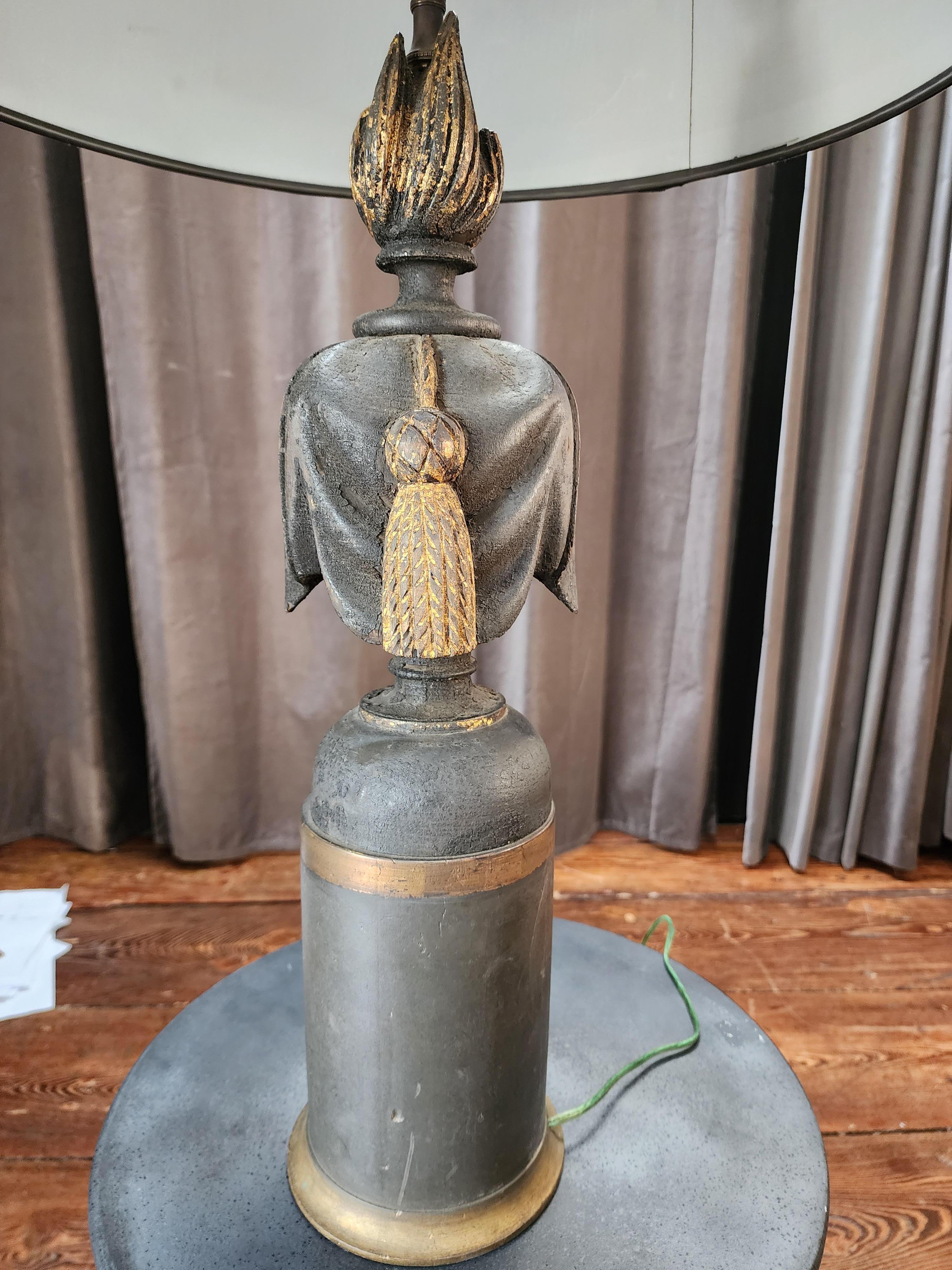 American Folk Art Table Lamp In Good Condition For Sale In Hudson, NY