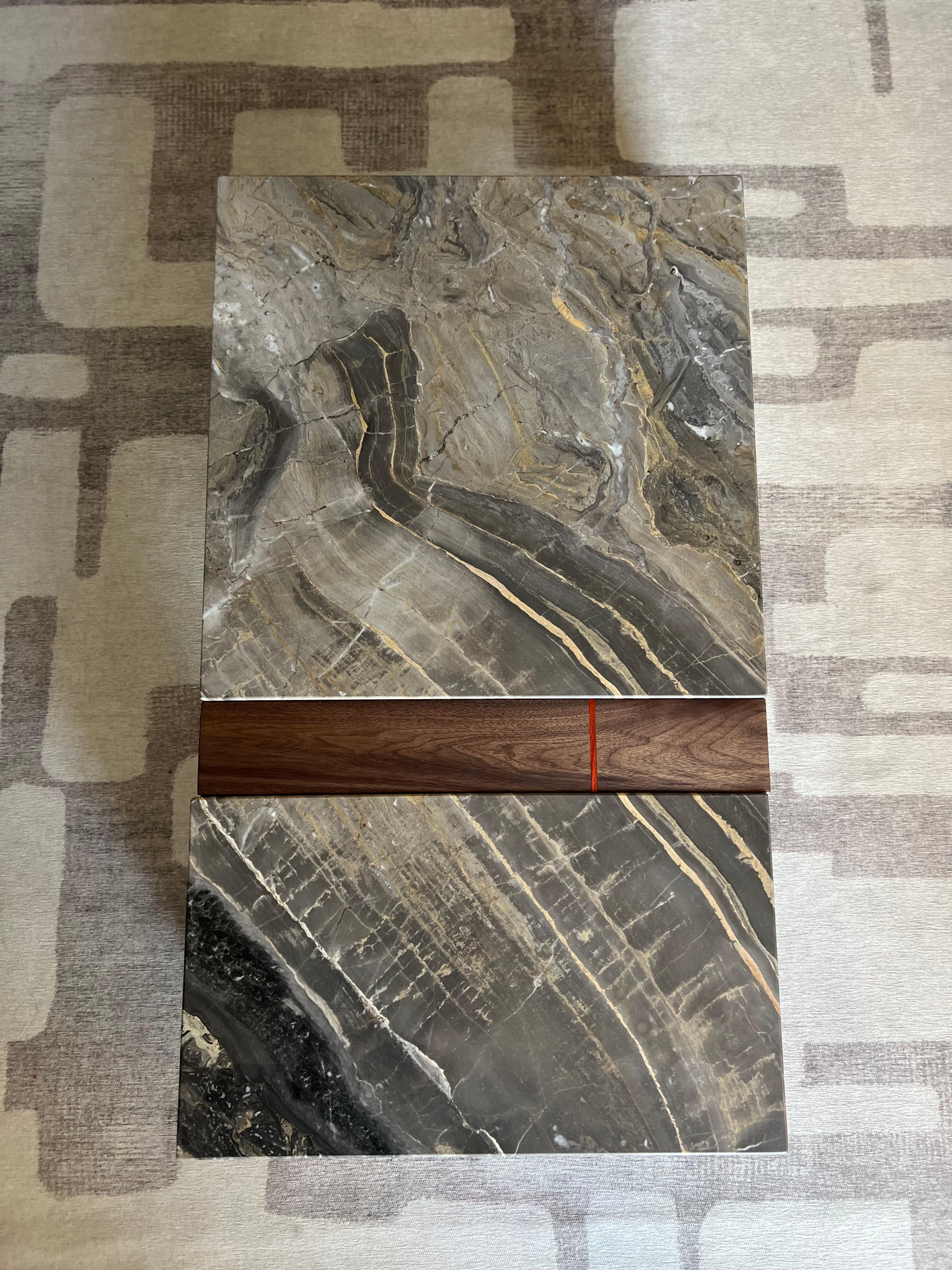 Bois de feuillus iS-v6 Table basse en quartzite et noyer massif en vente