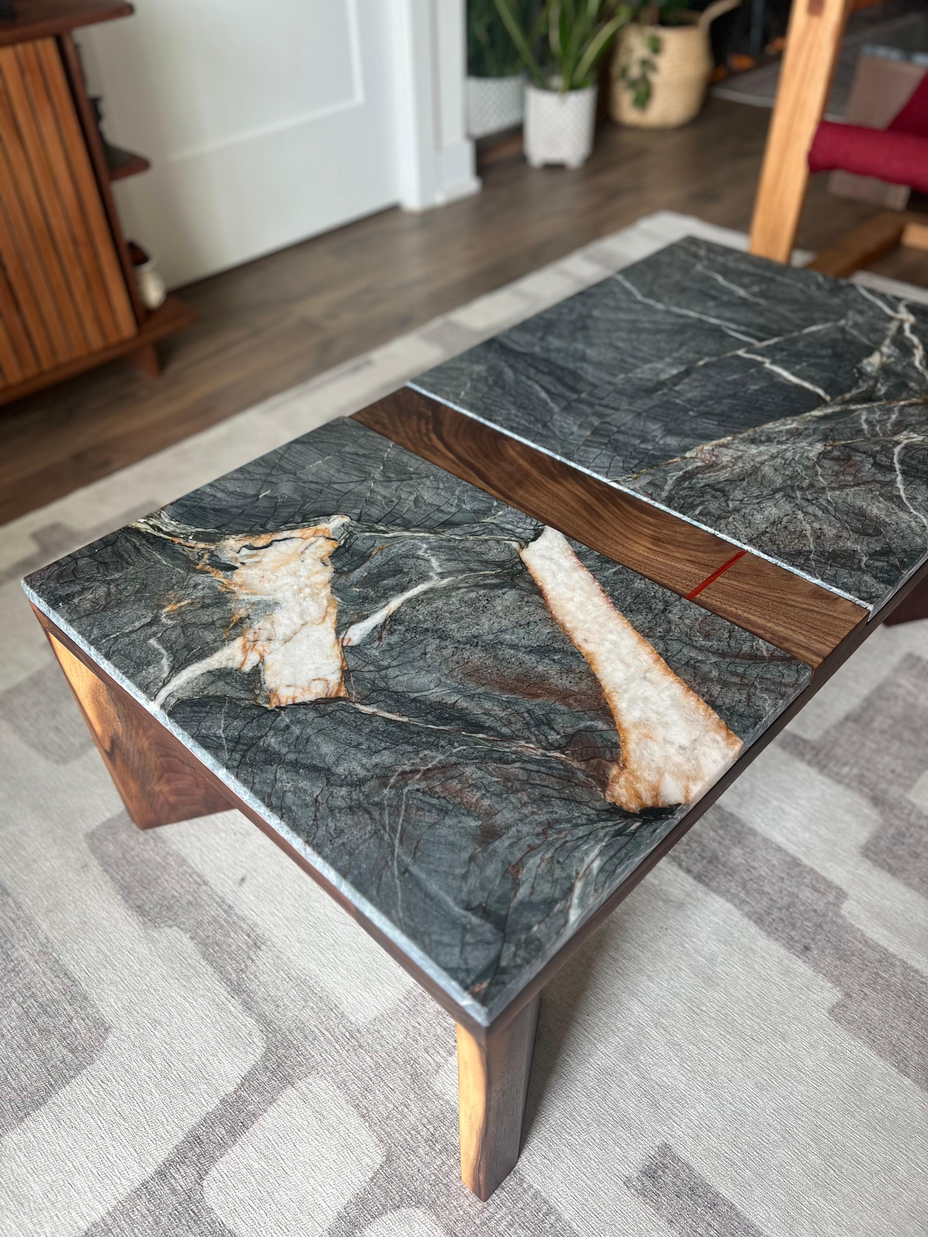 Table quartzite iS-v6 Neuf - En vente à Toronto, CA