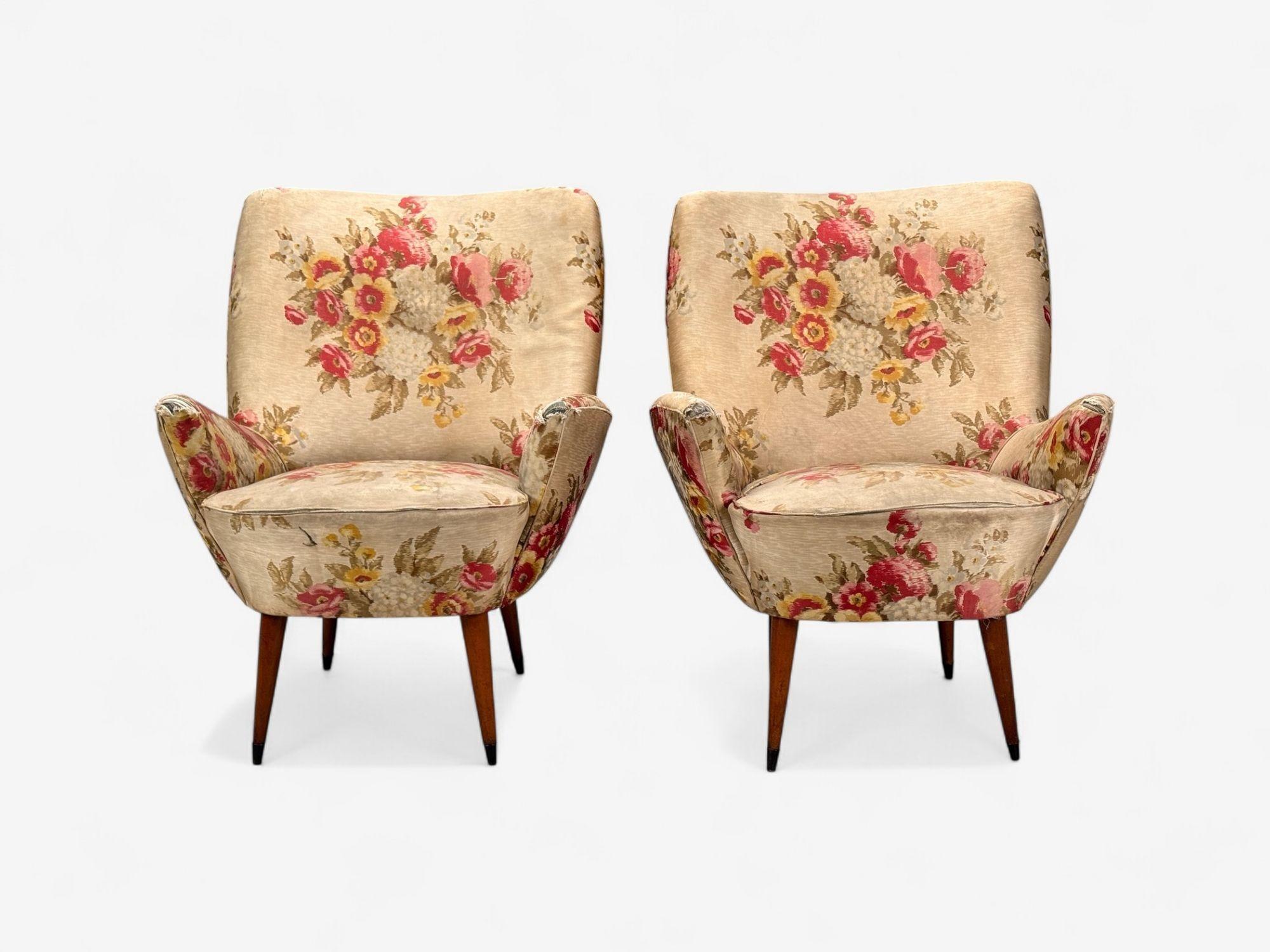 ISA Bergamo, Tela, Madera, Latón, Sillas de salón orgánicas, Italia, años 50 en Bueno estado para la venta en Manhasset, NY