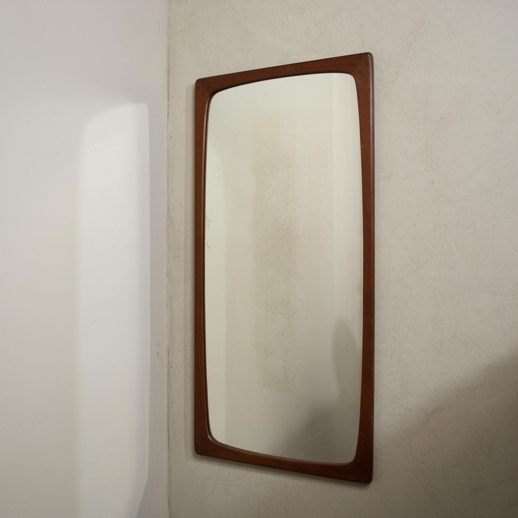 Isa Bergamo Italian Design Teak Mirror In Good Condition For Sale In bari, IT
