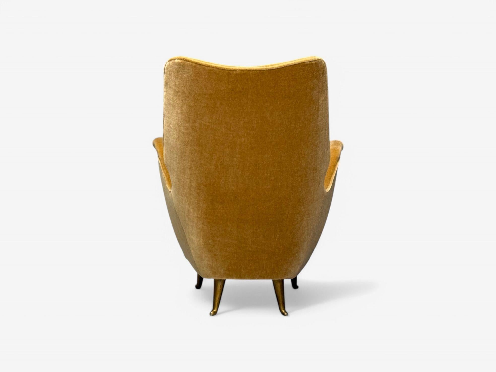 ISA Bergamo, Italian Mid-Century, Bronze, Camel Mohair, Lounge Chairs, 1950s For Sale 4