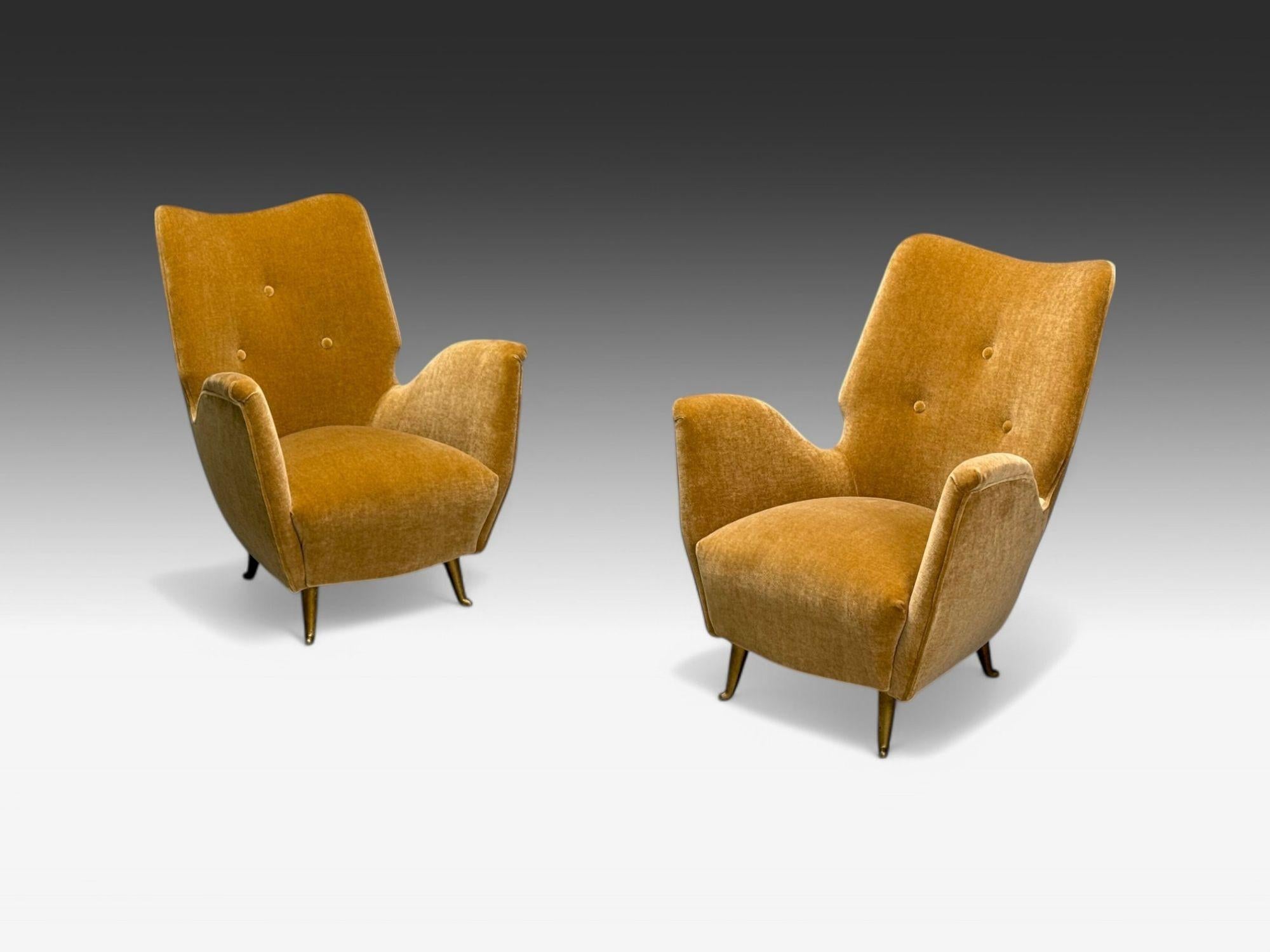 Mid-Century Modern ISA Bergamo, Italian Mid-Century, Bronze, Camel Mohair, Lounge Chairs, 1950s For Sale