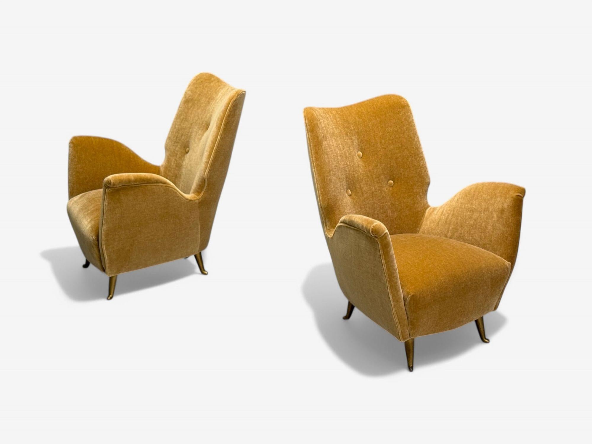 ISA Bergamo, Italian Mid-Century, Bronze, Camel Mohair, Lounge Chairs, 1950s In Good Condition For Sale In Manhasset, NY