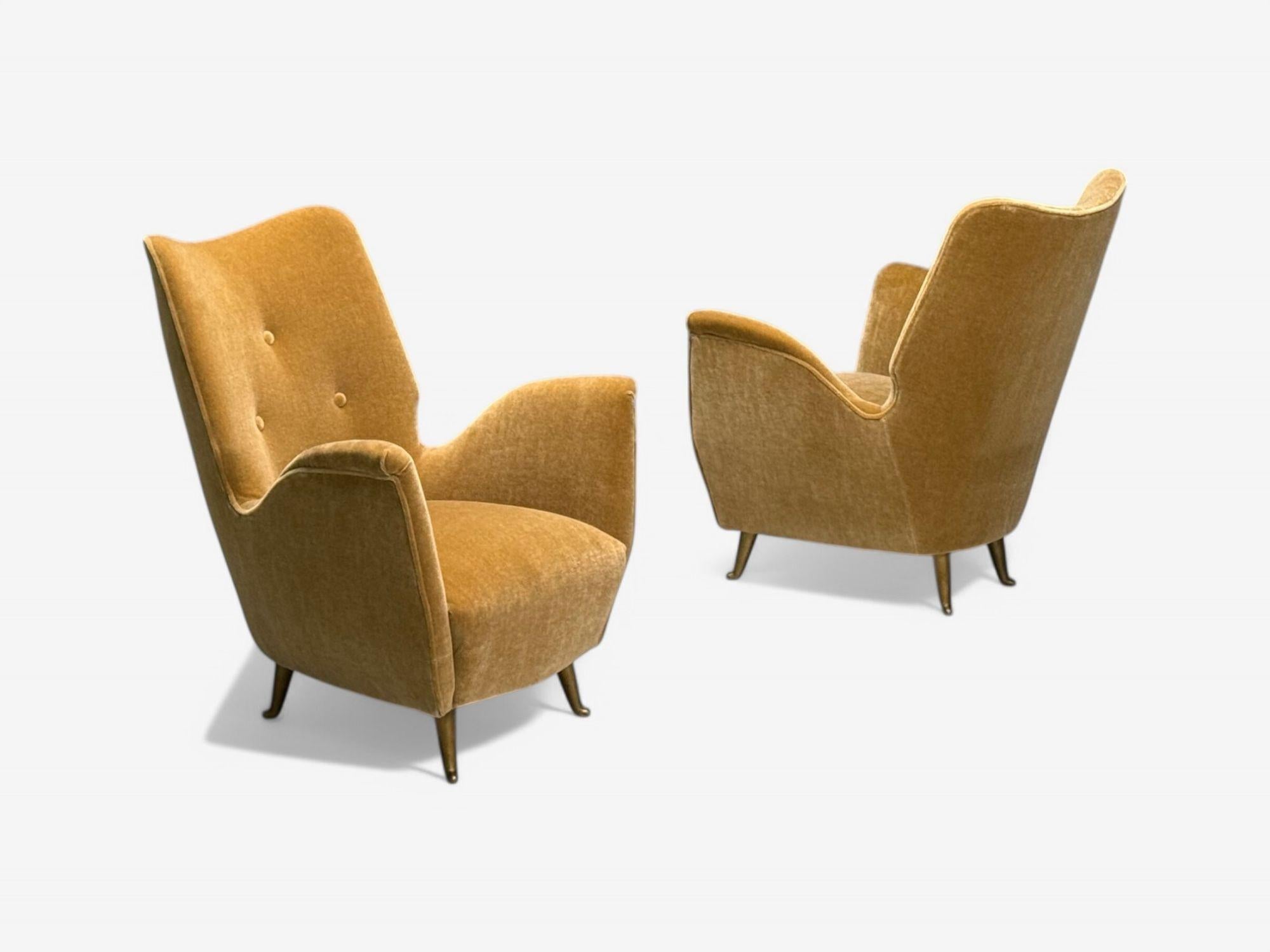 ISA Bergamo, Italian Mid-Century, Bronze, Camel Mohair, Lounge Chairs, 1950s For Sale 1