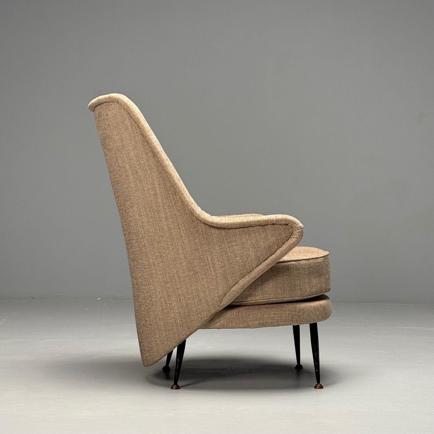 ISA Bergamo, Italian Mid-Century Modern, Armchair, Beige Linen, Brass, 1950s In Good Condition In Manhasset, NY
