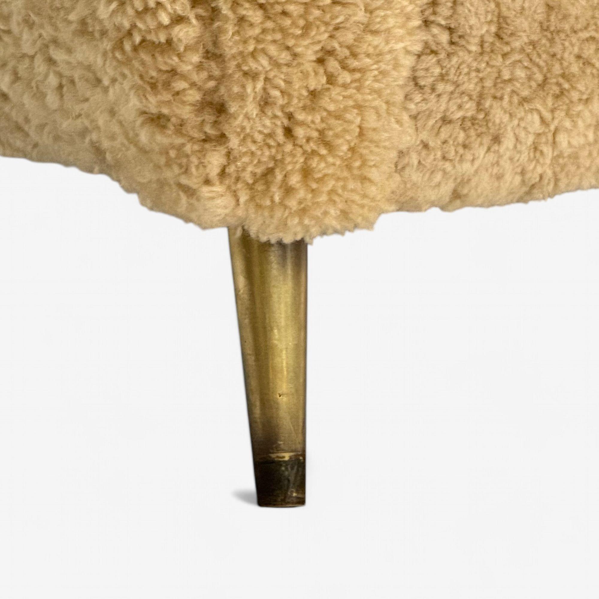ISA Bergamo, Sedia da salotto italiana Mid-Century Modern, Ottone, Shearling, anni '50 1