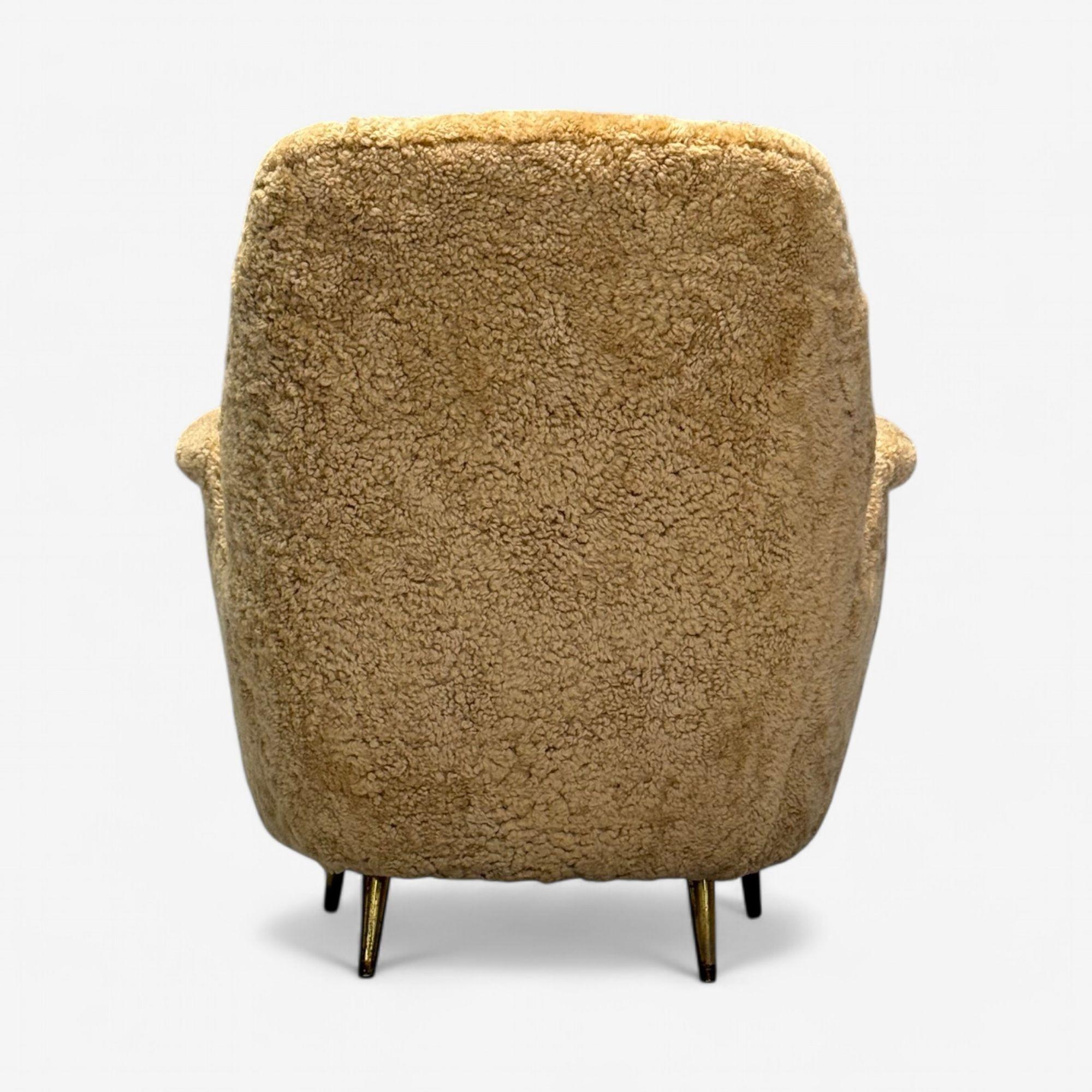 ISA Bergamo, Sedia da salotto italiana Mid-Century Modern, Ottone, Shearling, anni '50 2