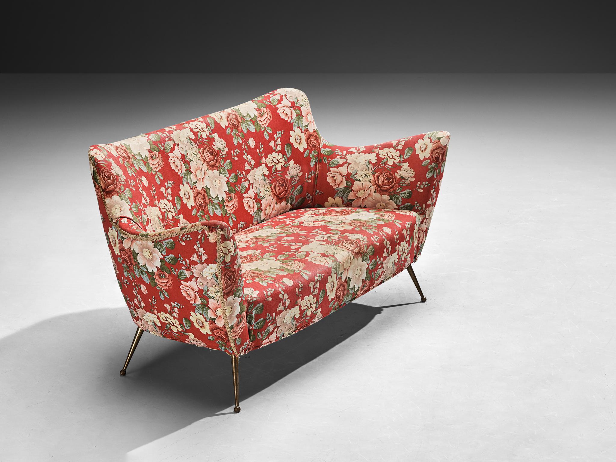 Sofa, fabric, brass, Italy, 1950s

This sofa exemplifies the iconic Italian design of the 1950s, characterized by its organic and sculptural form that defies minimalism. This two-seat sofa is distinguished by its original stiletto brass feet, which