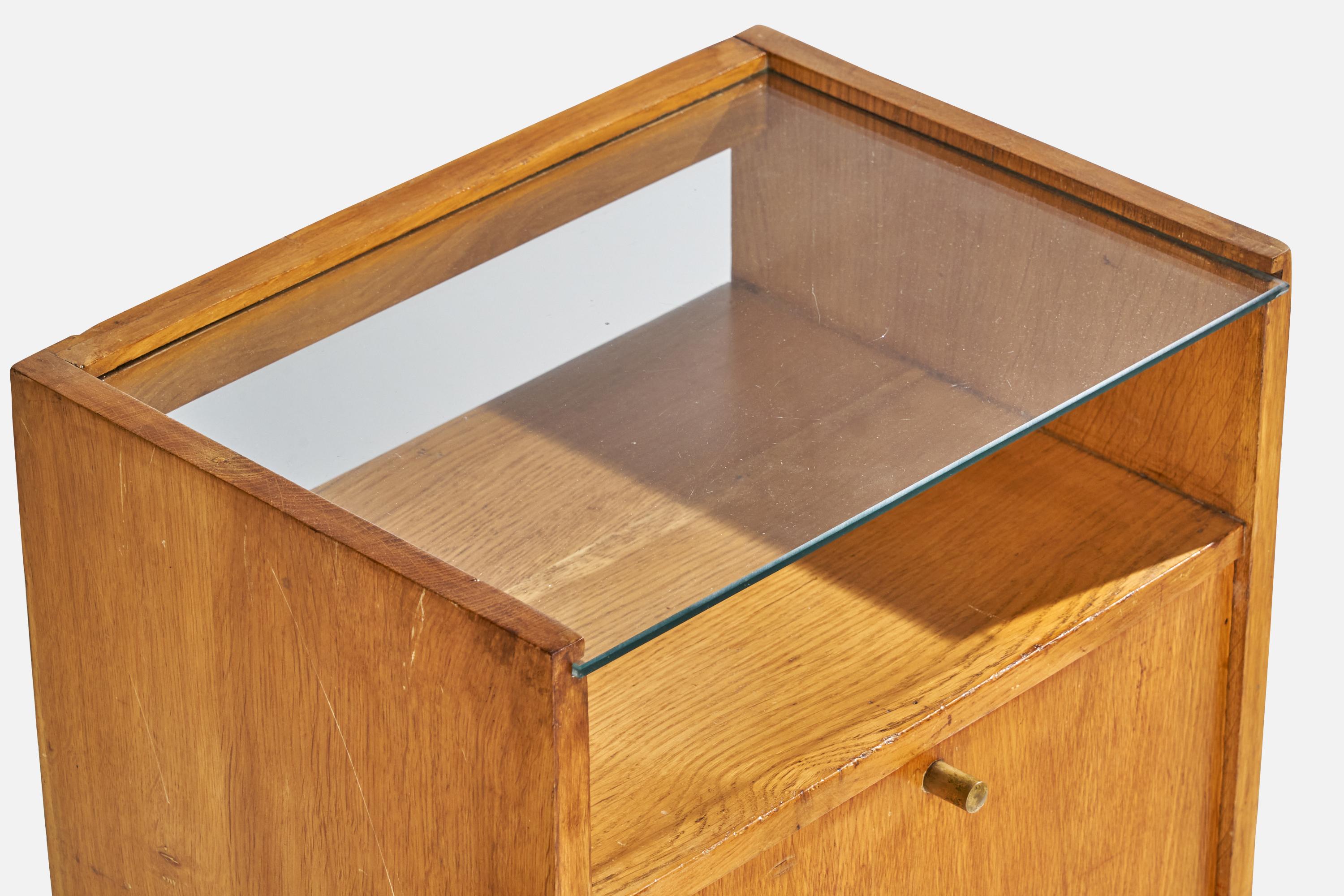 ISA Bergamo, Nightstands, Wood, Glass, Brass, Italy, 1950s For Sale 1