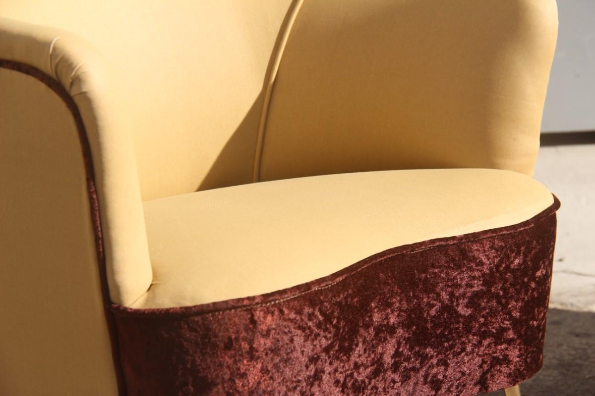 Paire de fauteuils ISA Bergamo de design italien mi-siècle moderne avec pieds en laiton marron en vente 5