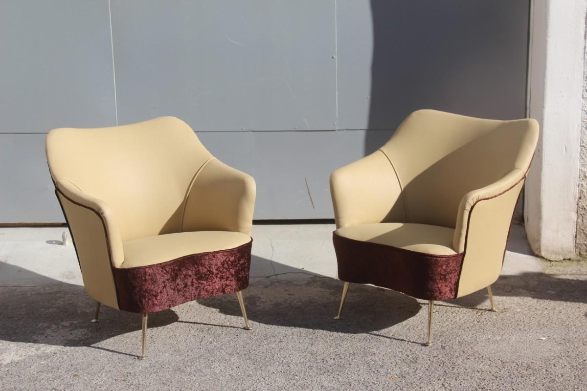 Mid-20th Century ISA Bergamo Pair of Armchairs Italian Design Mid-Century Modern Brown Brass Feet For Sale