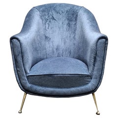 Fauteuil en velours bleu clair Isa Bergamo, Italie, années 1950