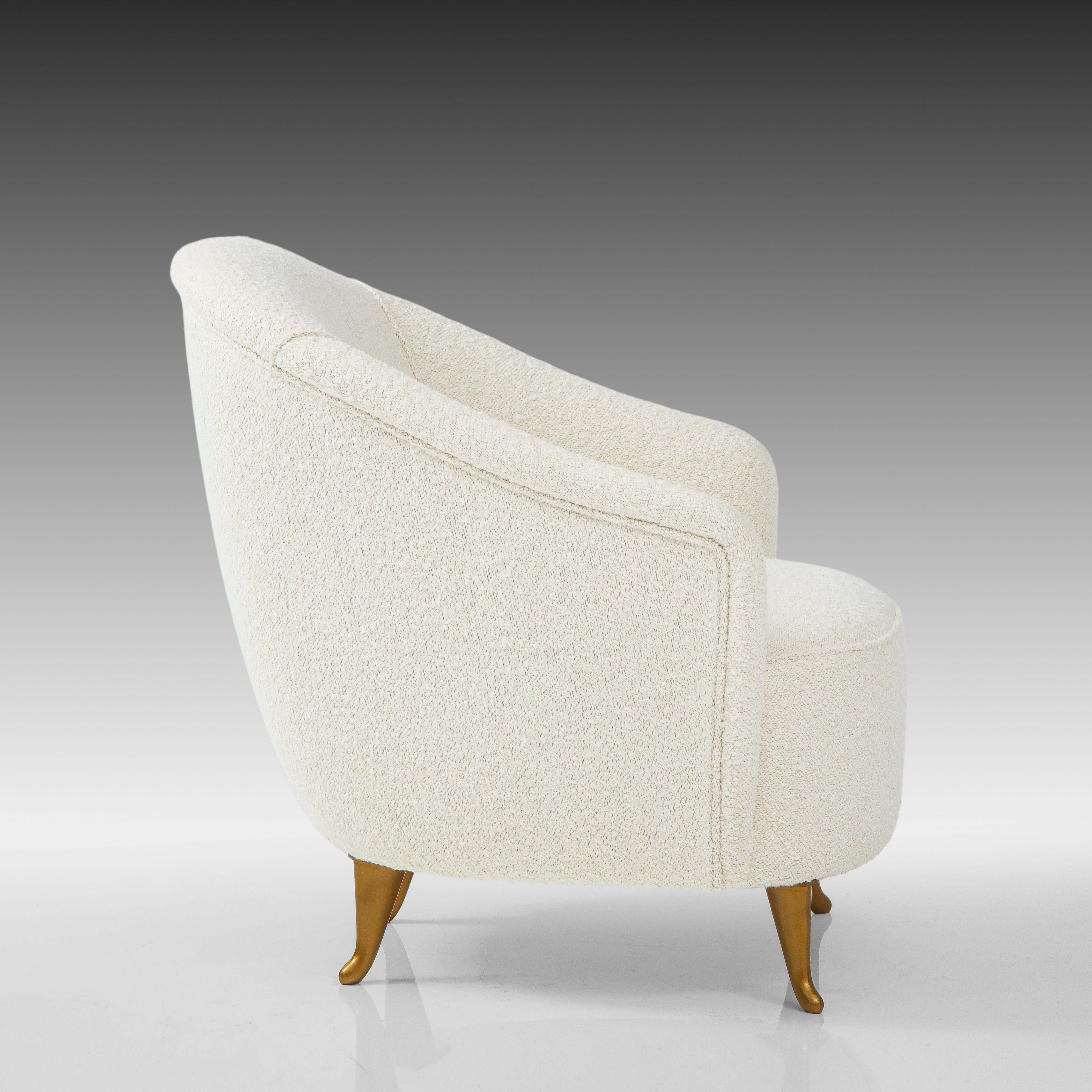 ISA Bergamo Rare Pair of Armchairs in Ivory Bouclé with Matching Ottomans, 1950s 2