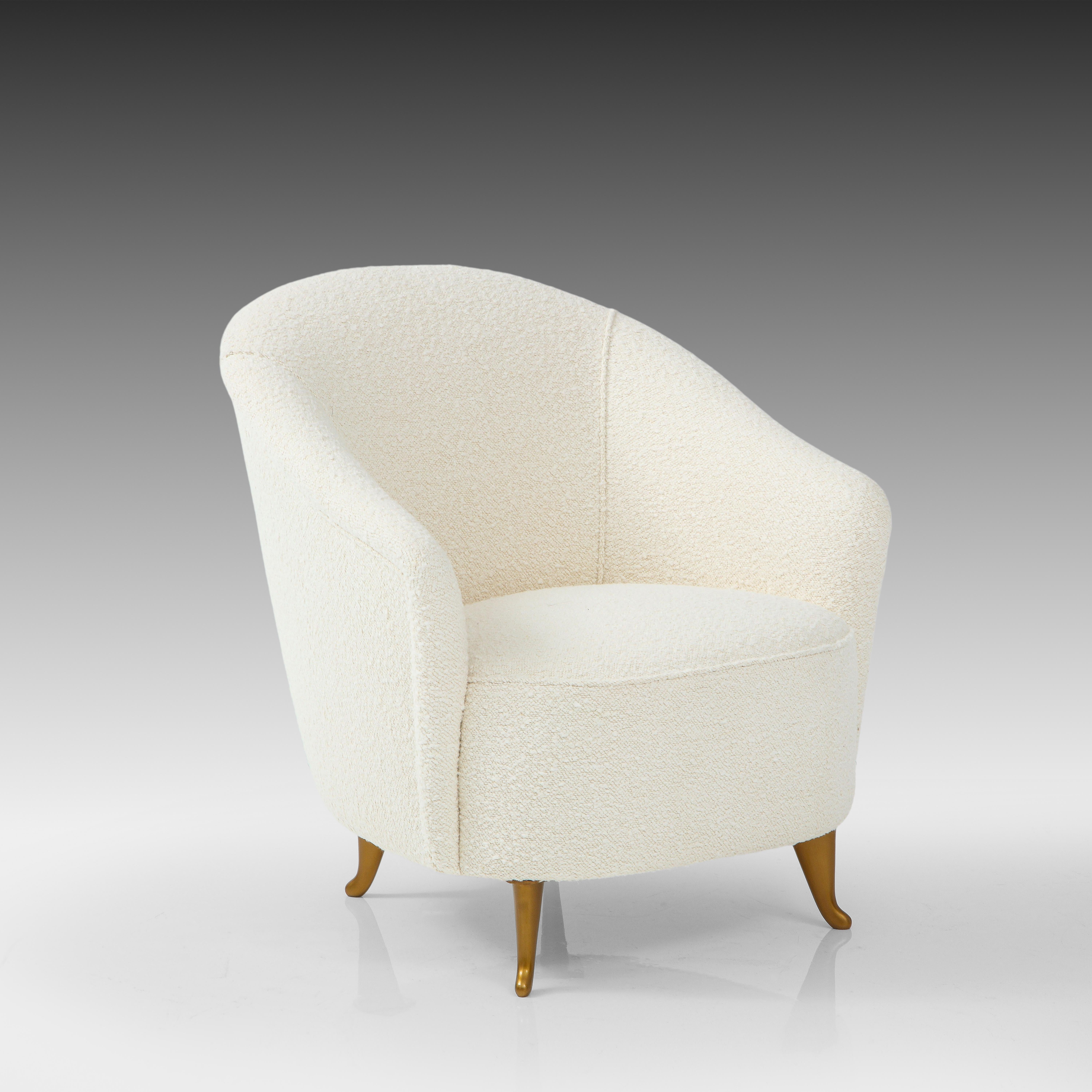 ISA Bergamo Rare Pair of Armchairs in Ivory Bouclé with Matching Ottomans, 1950s 3