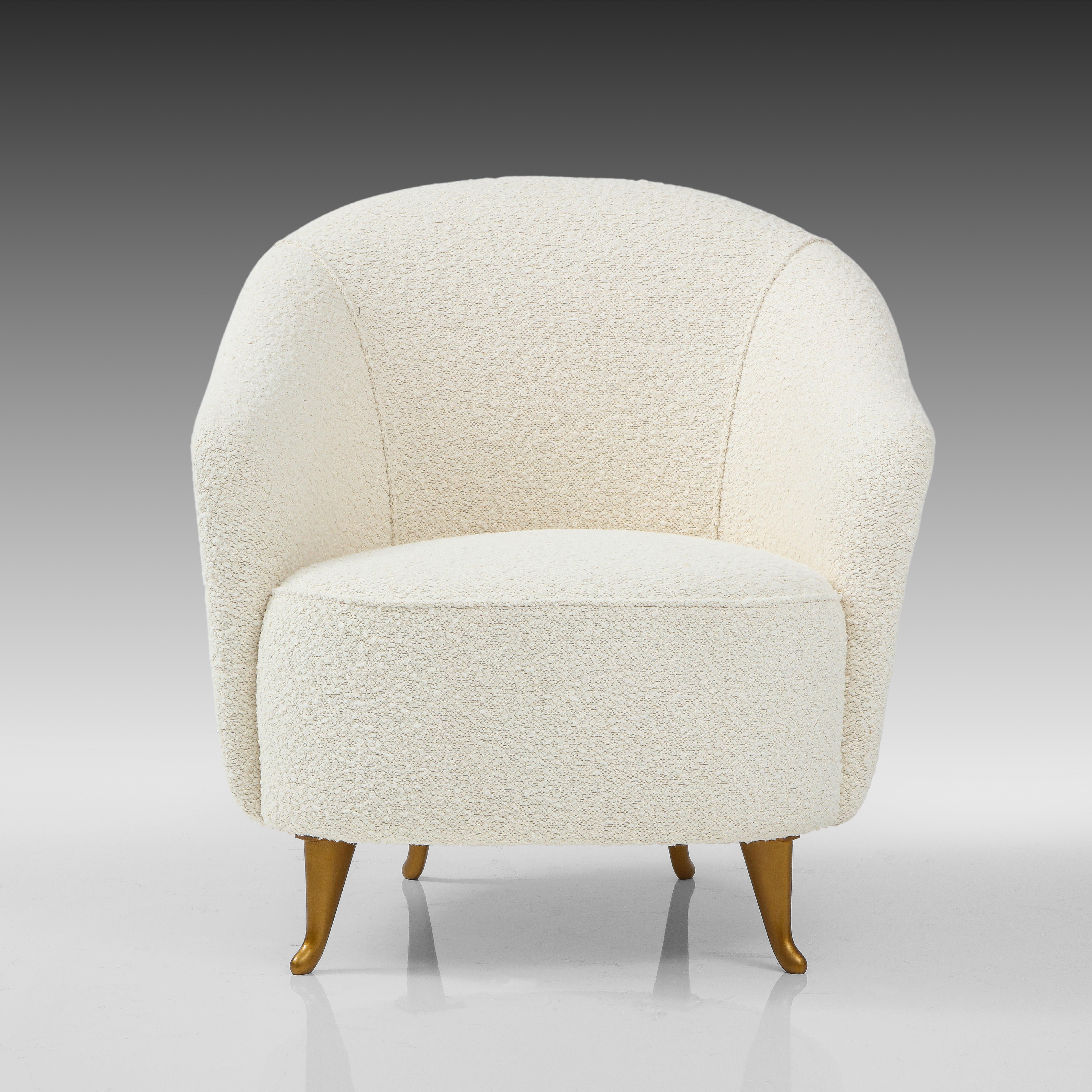 ISA Bergamo Rare Pair of Armchairs in Ivory Bouclé with Matching Ottomans, 1950s 4