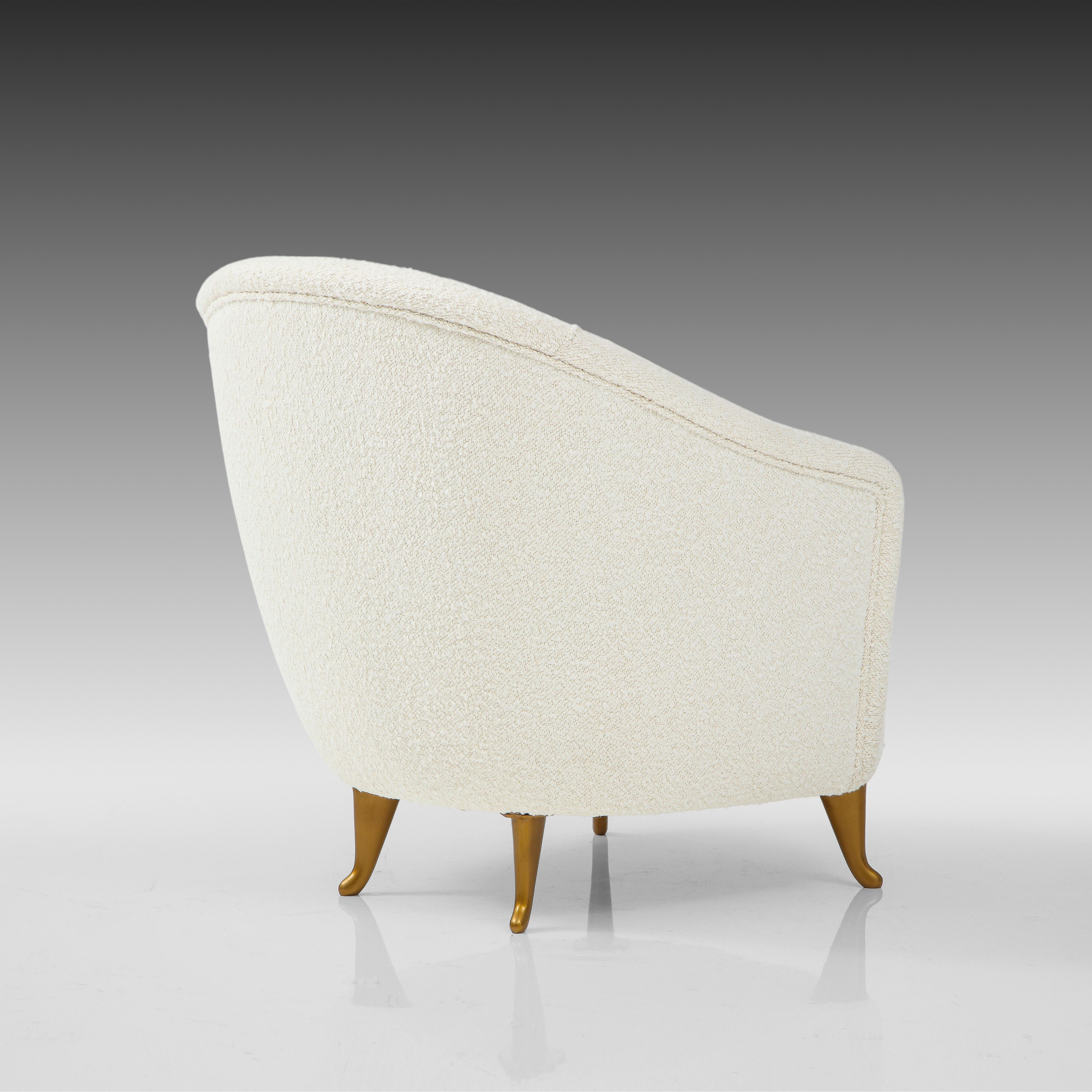 ISA Bergamo Rare Pair of Armchairs in Ivory Bouclé with Matching Ottomans, 1950s 1