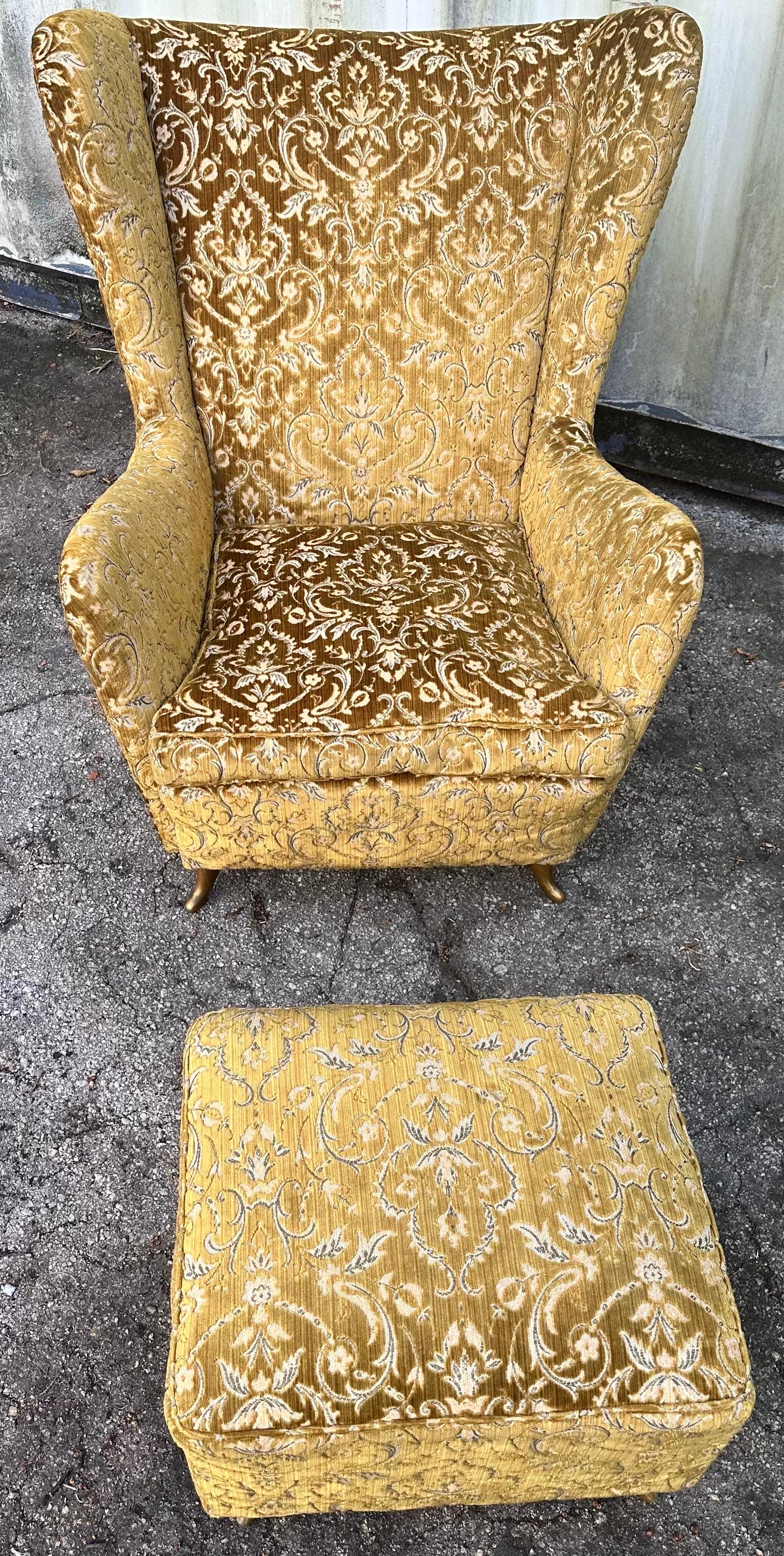 ISA Bergamo Wingback Lounge Chair With Ottoman  In Good Condition For Sale In Miami, FL