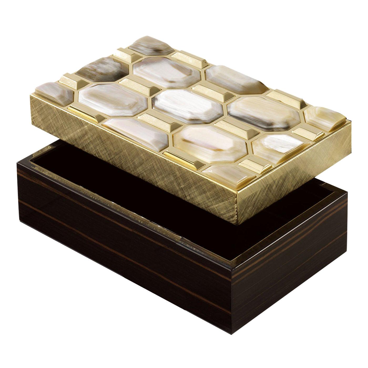 Isa Box 1694 von Filippo Dini