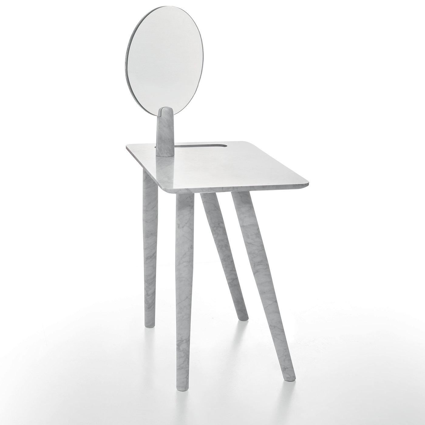 Desk / dressing table with detachable mirror and grooves to contain cosmetics. Available in white Carrara marble, black Marquina marble and on request in other types of stones.