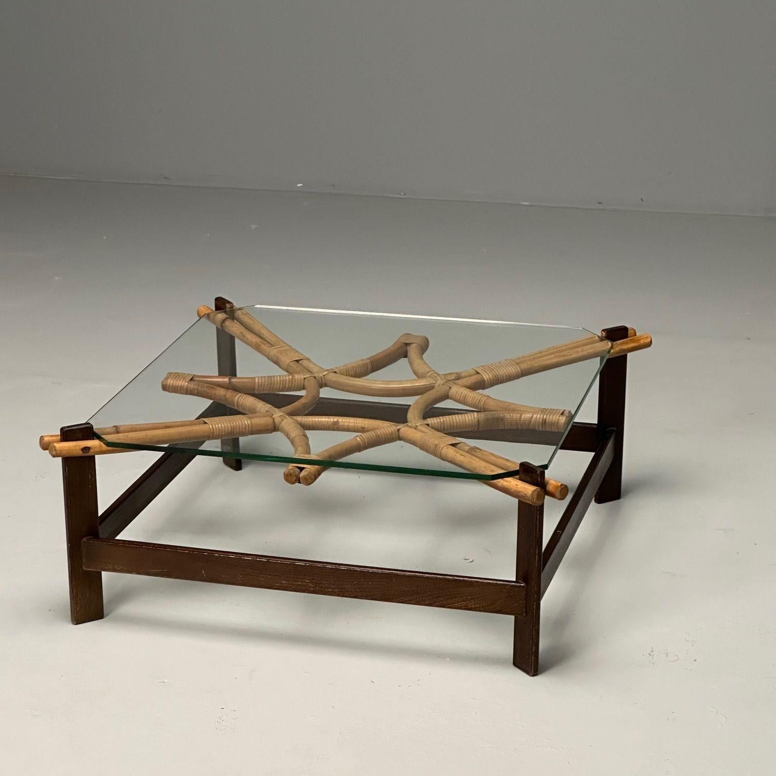 ISA, Italienischer quadratischer Mid-Century-Modern-Couchtisch, Holz, Bambus, Schilfrohr, 1980er Jahre im Zustand „Gut“ im Angebot in Manhasset, NY