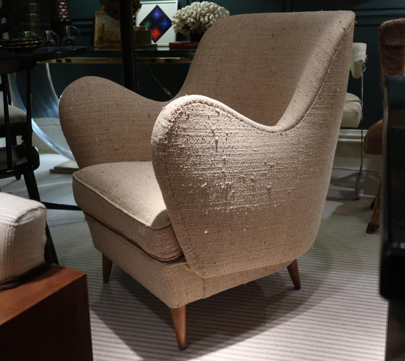 Mid-20th Century ISA, Pair of Beige Indian Silk and Wood Legs Midcentury Italian Armchairs, 1950 For Sale