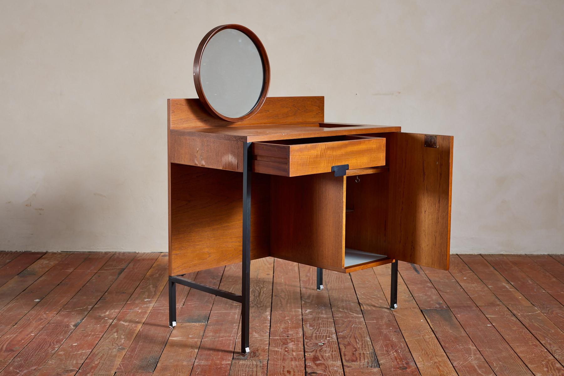 Ico Parisi Vanity / Dressing table and bedside cabinet for M.I.M For Sale 5