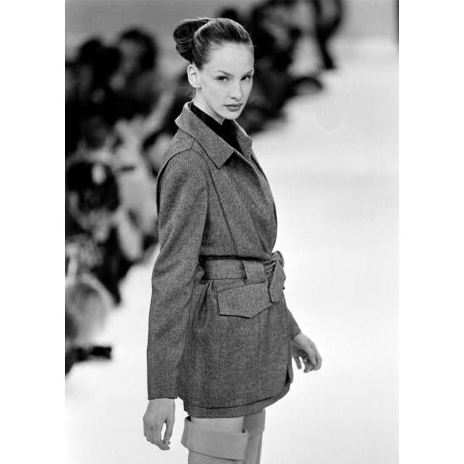 Noir Isaac Mizrahi F/W 1994 Runway Vintage Ceinture  Veste en laine noire et ivoire avec plis en vente
