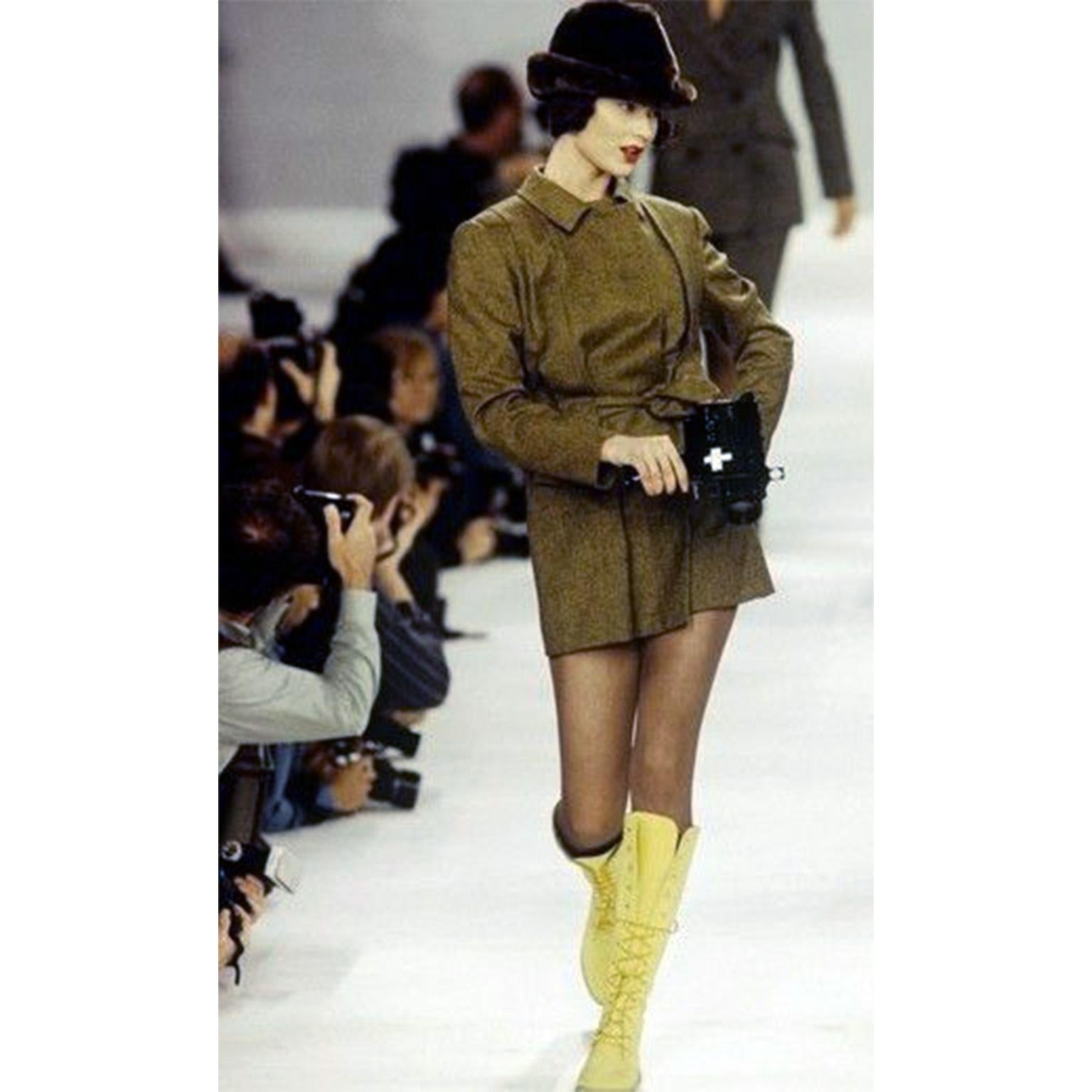 Isaac Mizrahi F/W 1994 Runway Vintage Ceinture  Veste en laine noire et ivoire avec plis Excellent état - En vente à Portland, OR