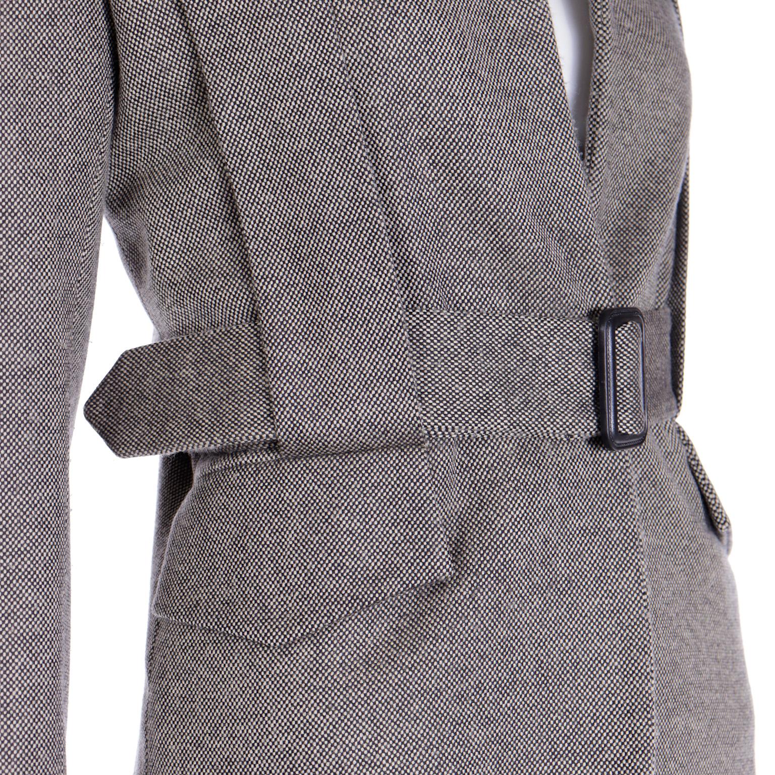 Isaac Mizrahi F/W 1994 Runway Vintage Ceinture  Veste en laine noire et ivoire avec plis en vente 4