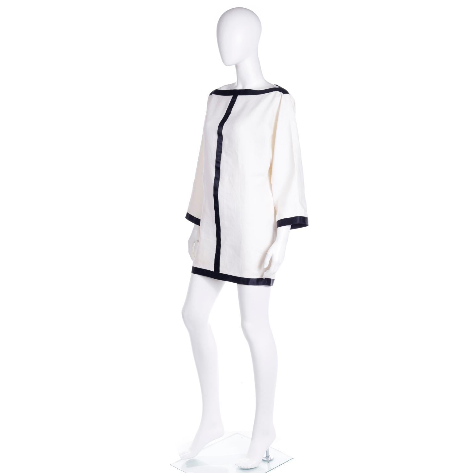 Isaac Mizrahi Vintage S/S 1990 White LInen Bateau Neckline Runway Dress For Sale 2