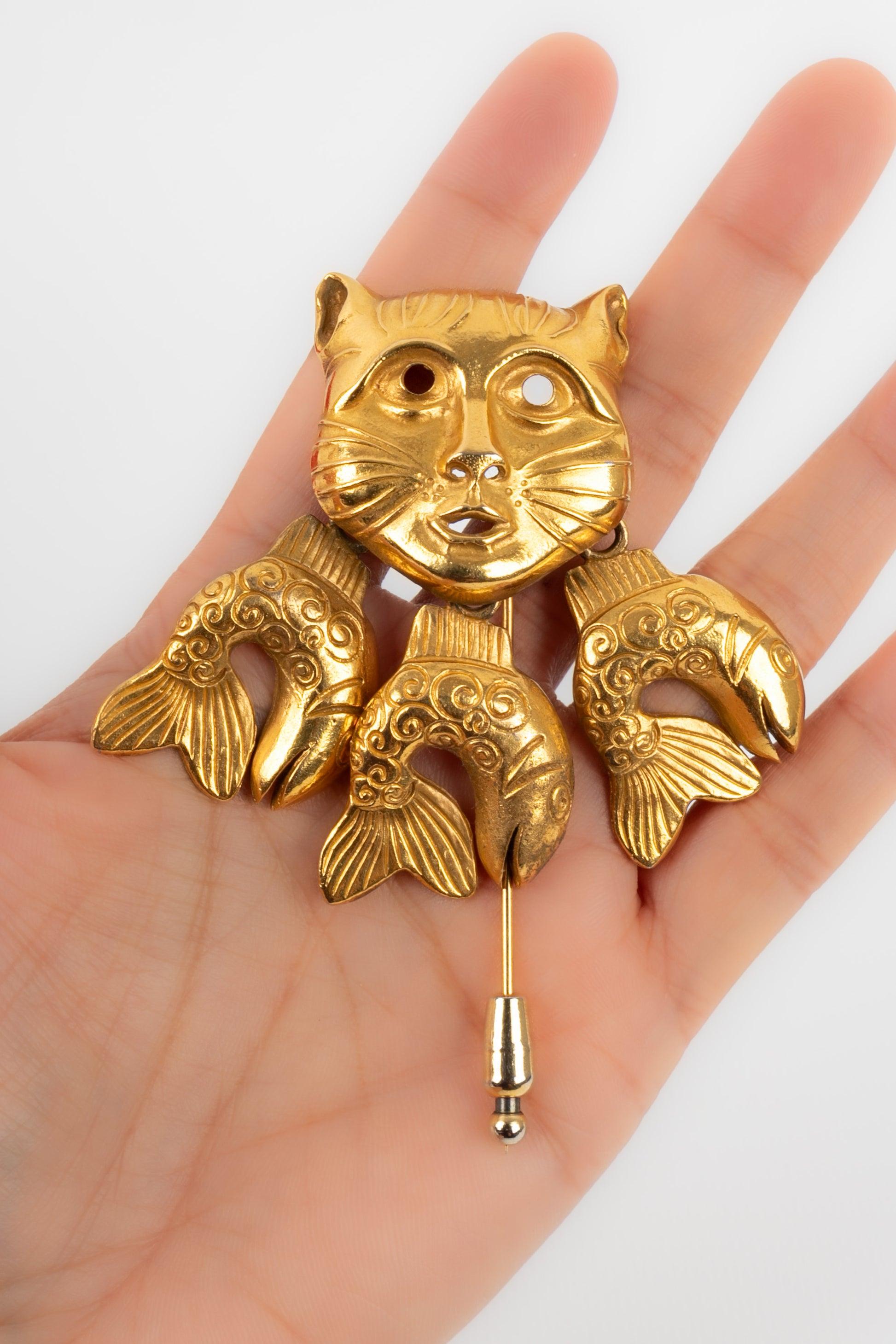 Isabel Canovas - Articulated brooch in gold-plated metal representing a cat and fish.

Additional information:
Condition: Very good condition
Dimensions:  6 cm x 5 cm

Seller Reference: BR69

