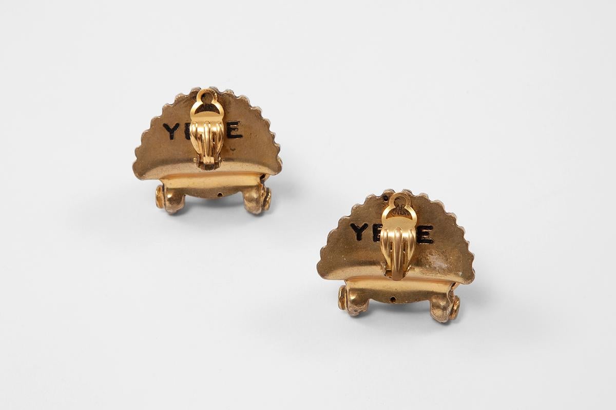 Isabel Canovas Congolese Yeke Clip-On Earrings In Good Condition In Geneva, CH