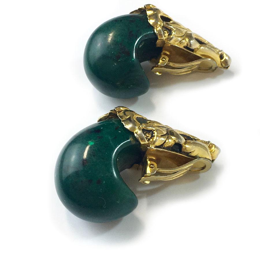 ISABEL CANOVAS Large Clip-on earrings in Gilt Metal and Malachite Green Resin Damen